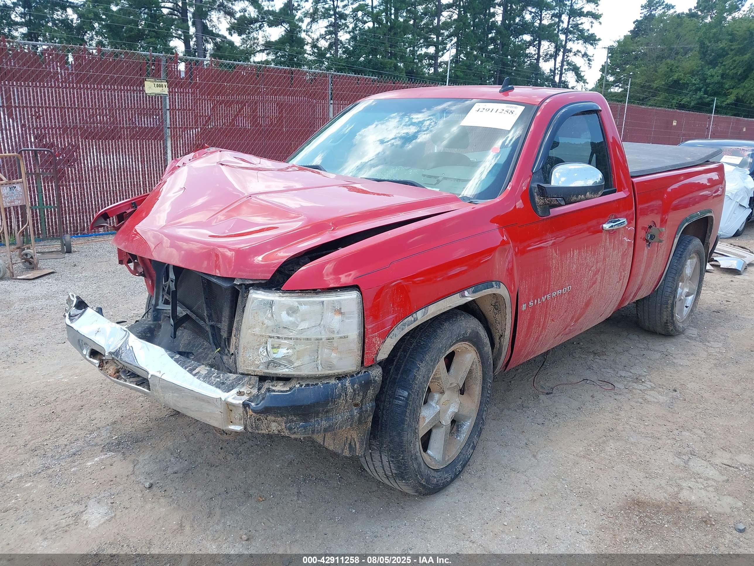 CHEVROLET SILVERADO image 2
