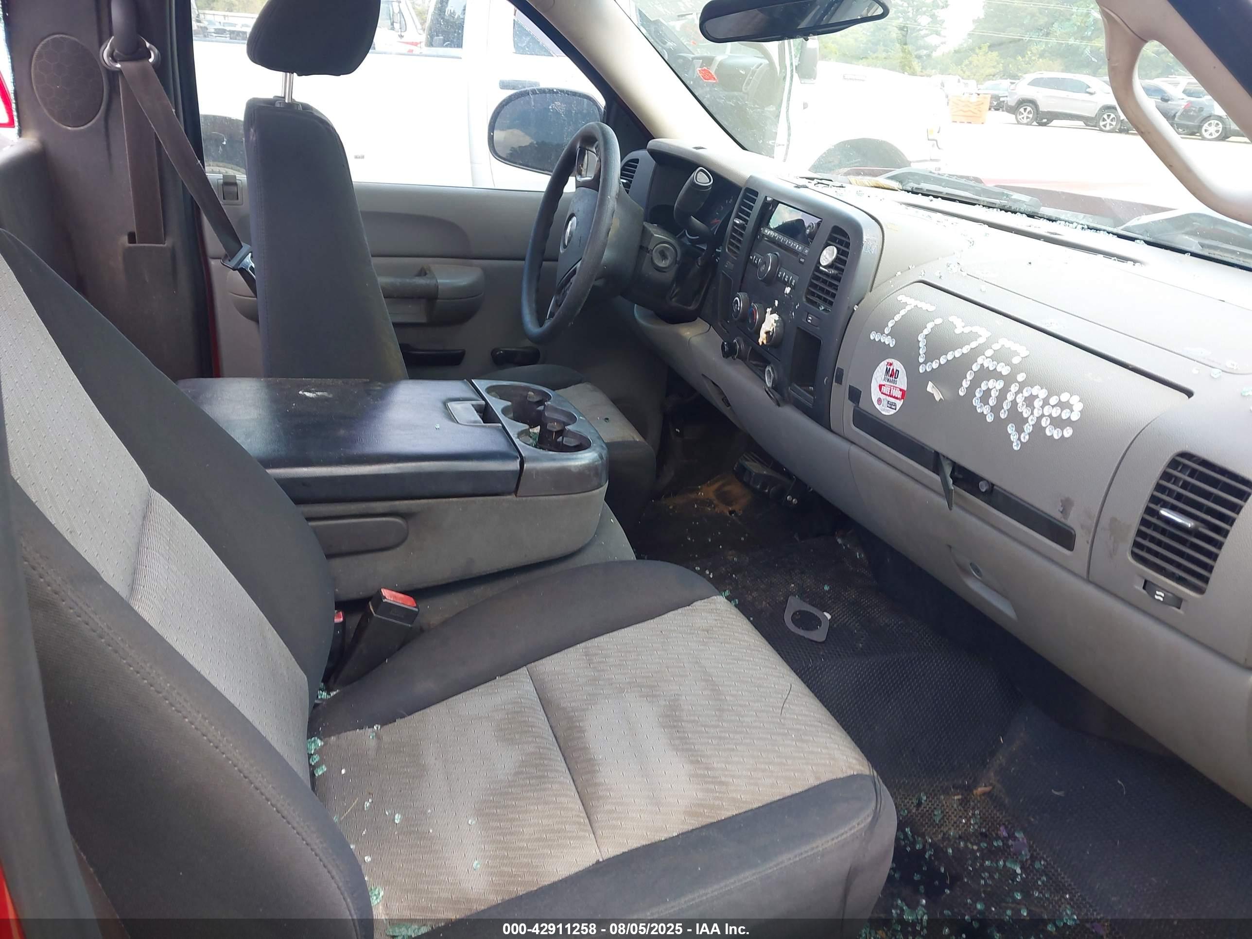CHEVROLET SILVERADO image 5