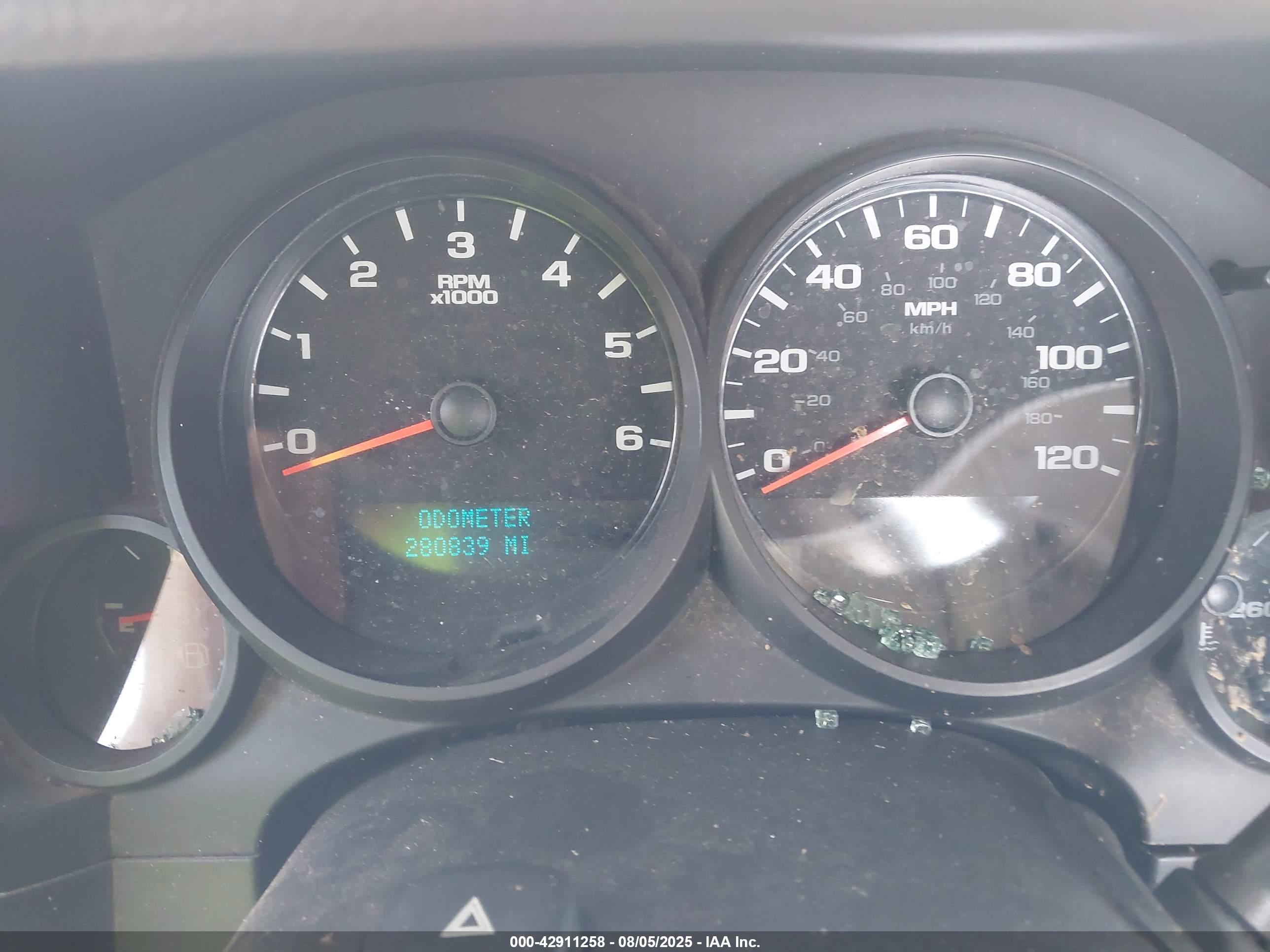CHEVROLET SILVERADO image 7