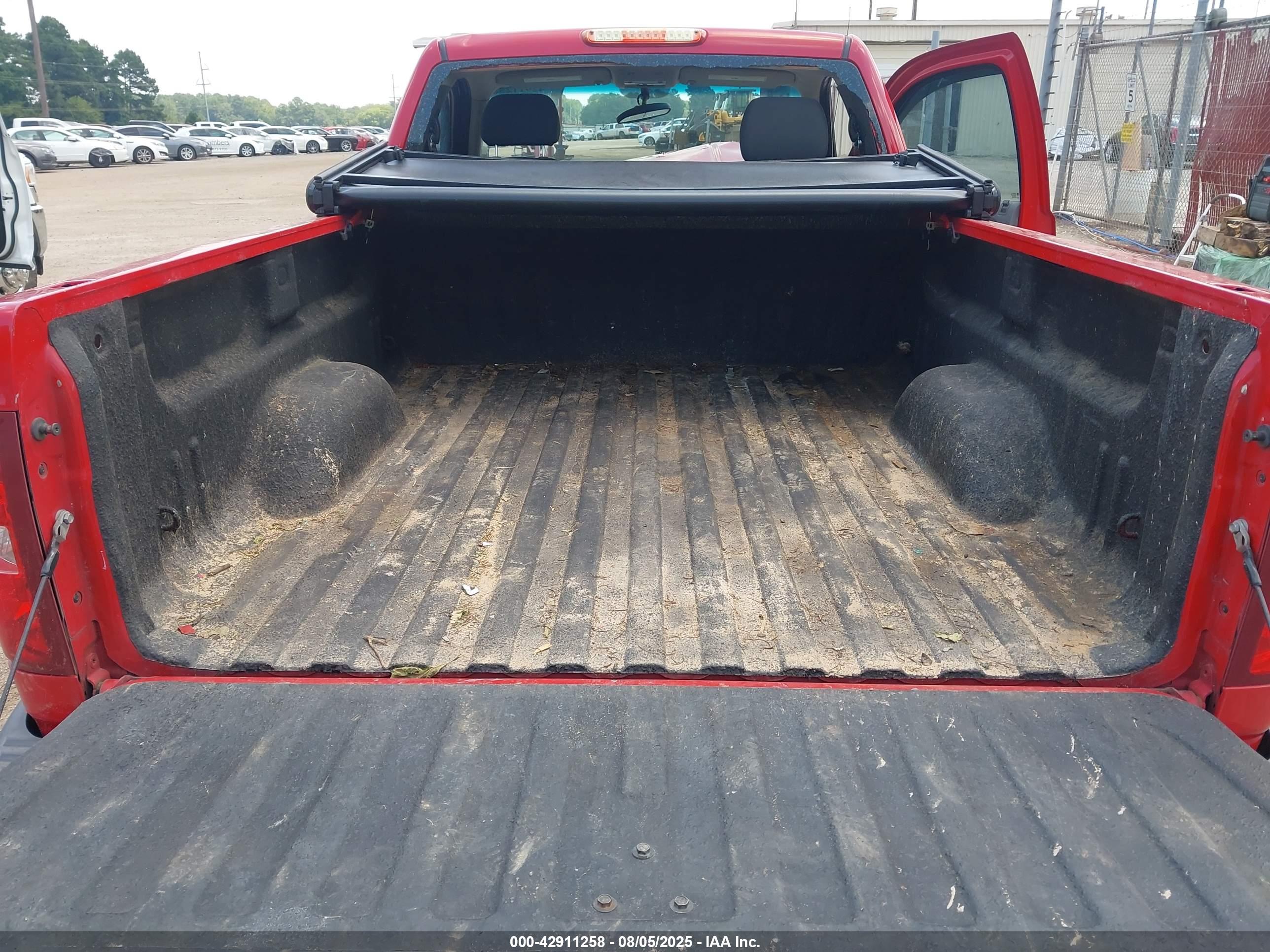 CHEVROLET SILVERADO image 8