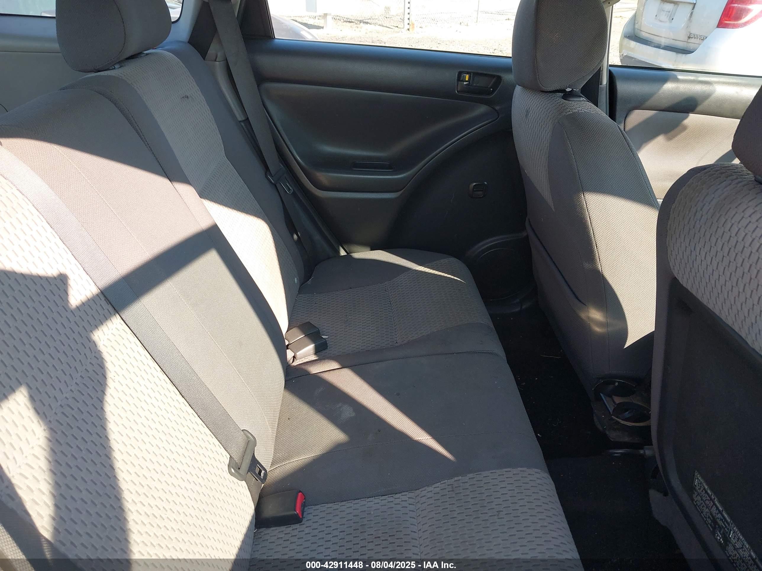 TOYOTA MATRIX image 8
