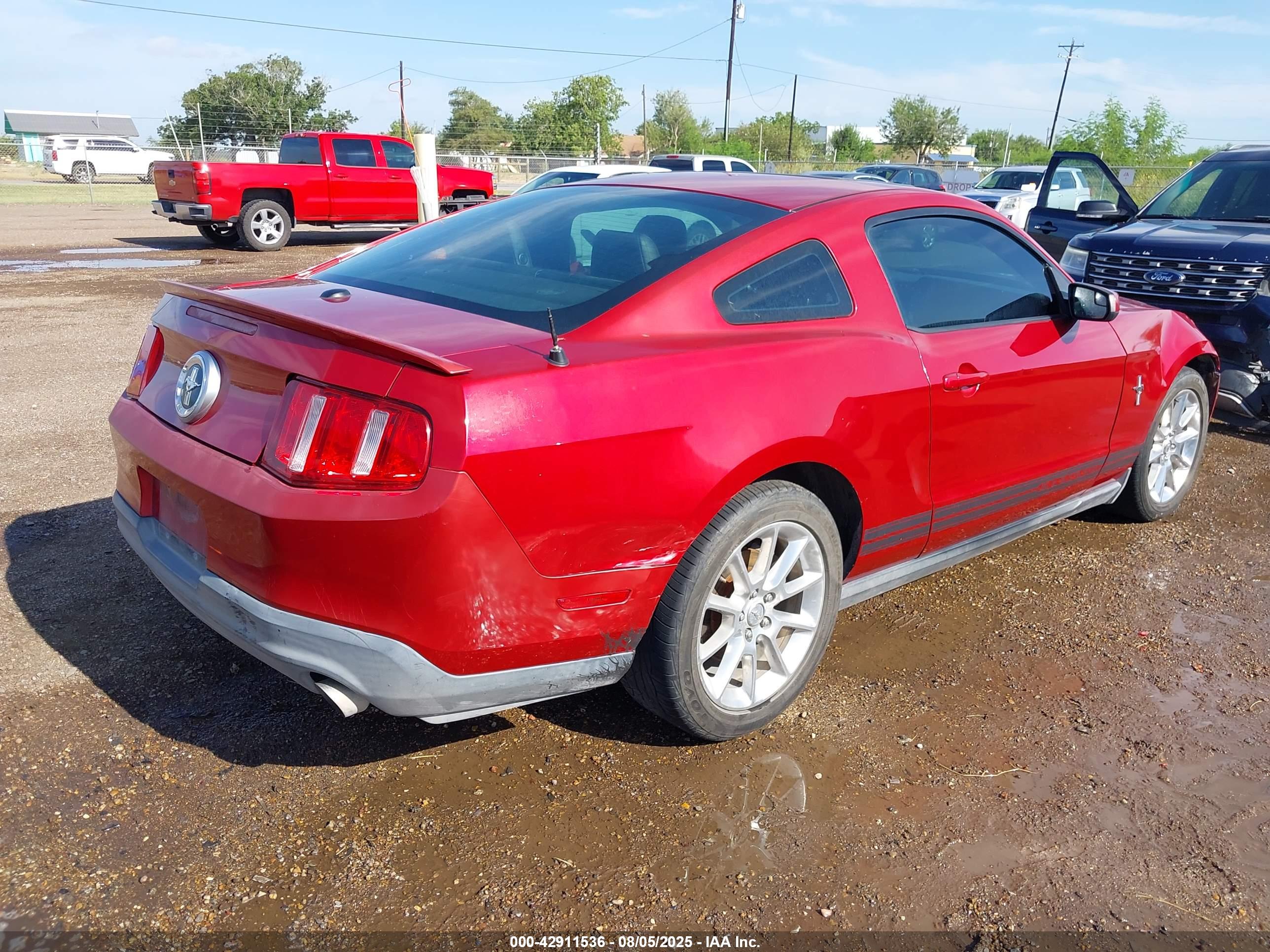 FORD MUSTANG image 4