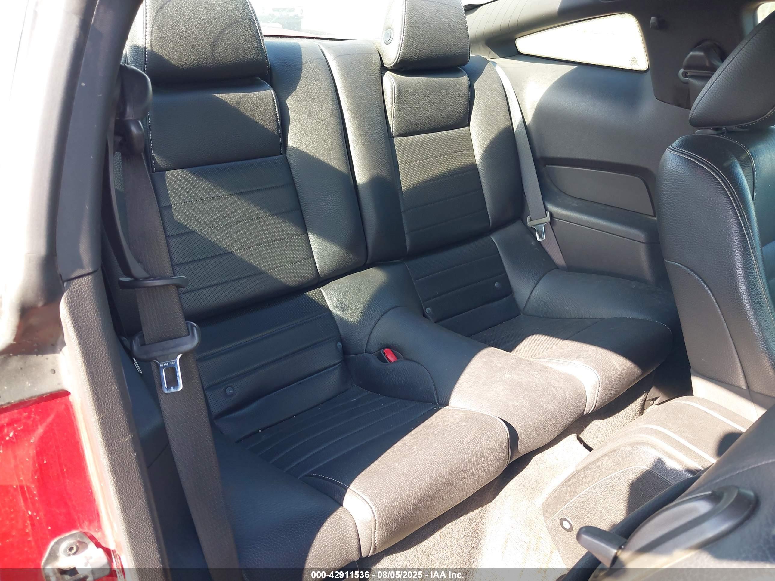 FORD MUSTANG image 8
