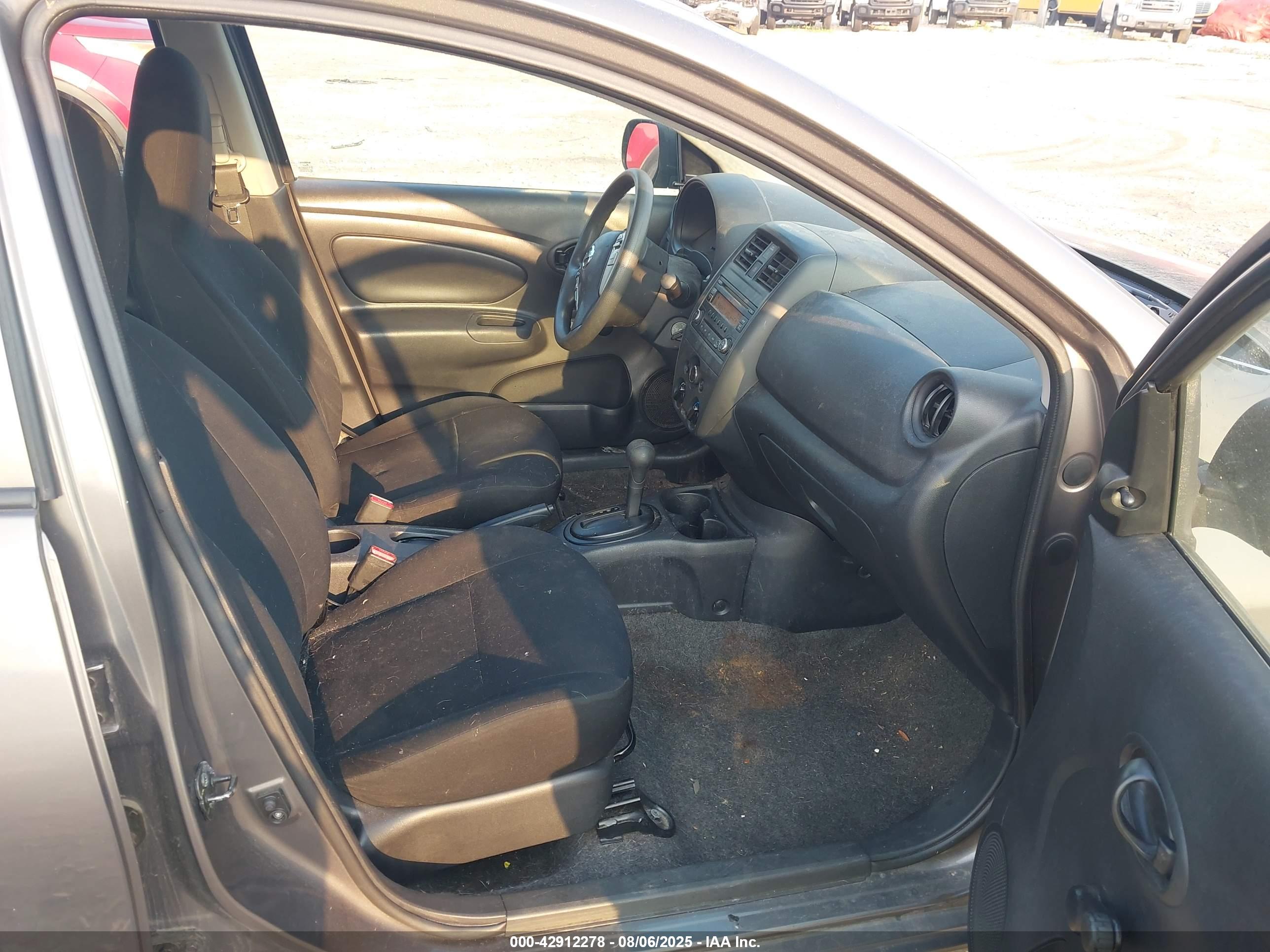 NISSAN VERSA image 5
