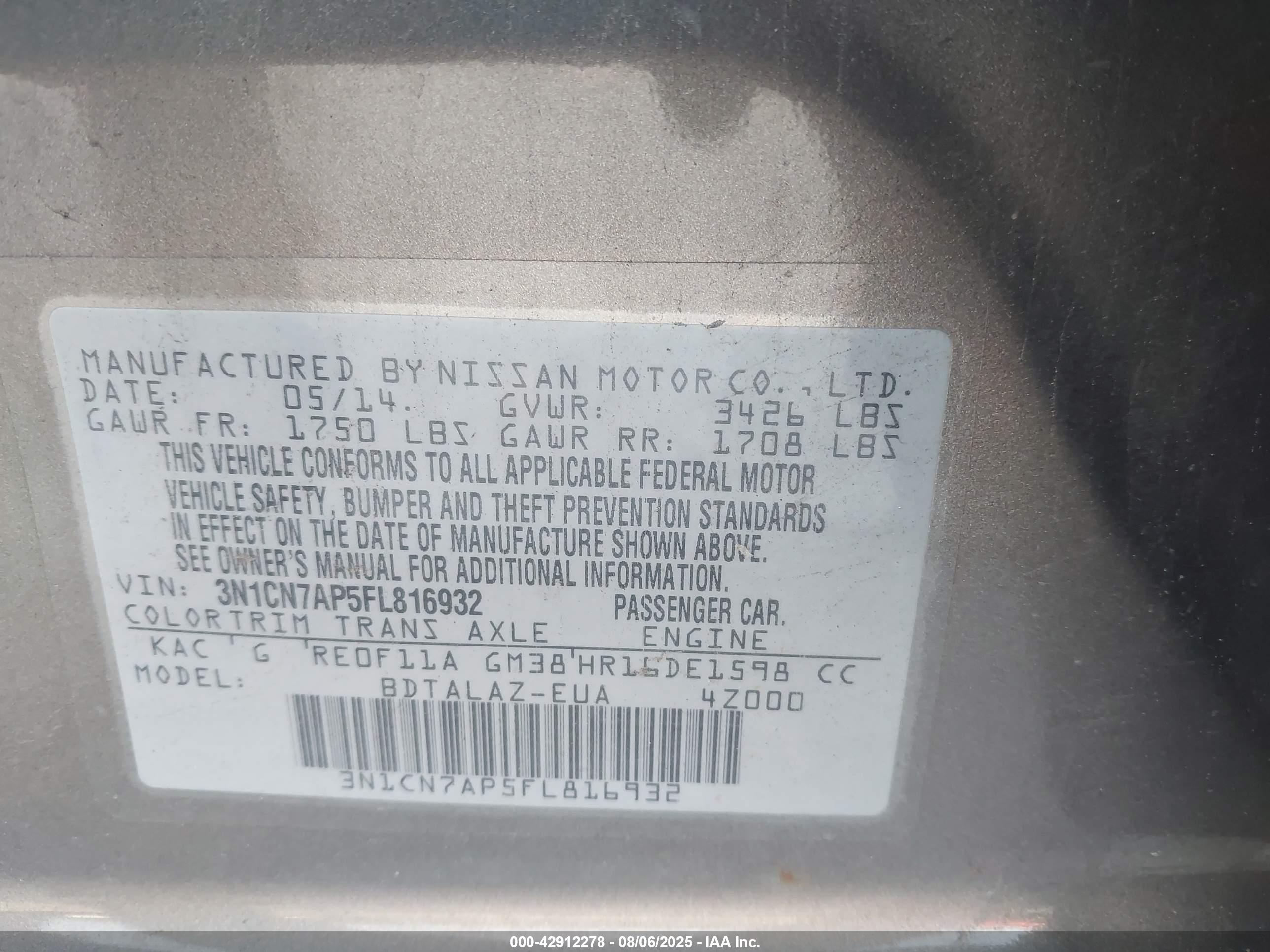 NISSAN VERSA image 9