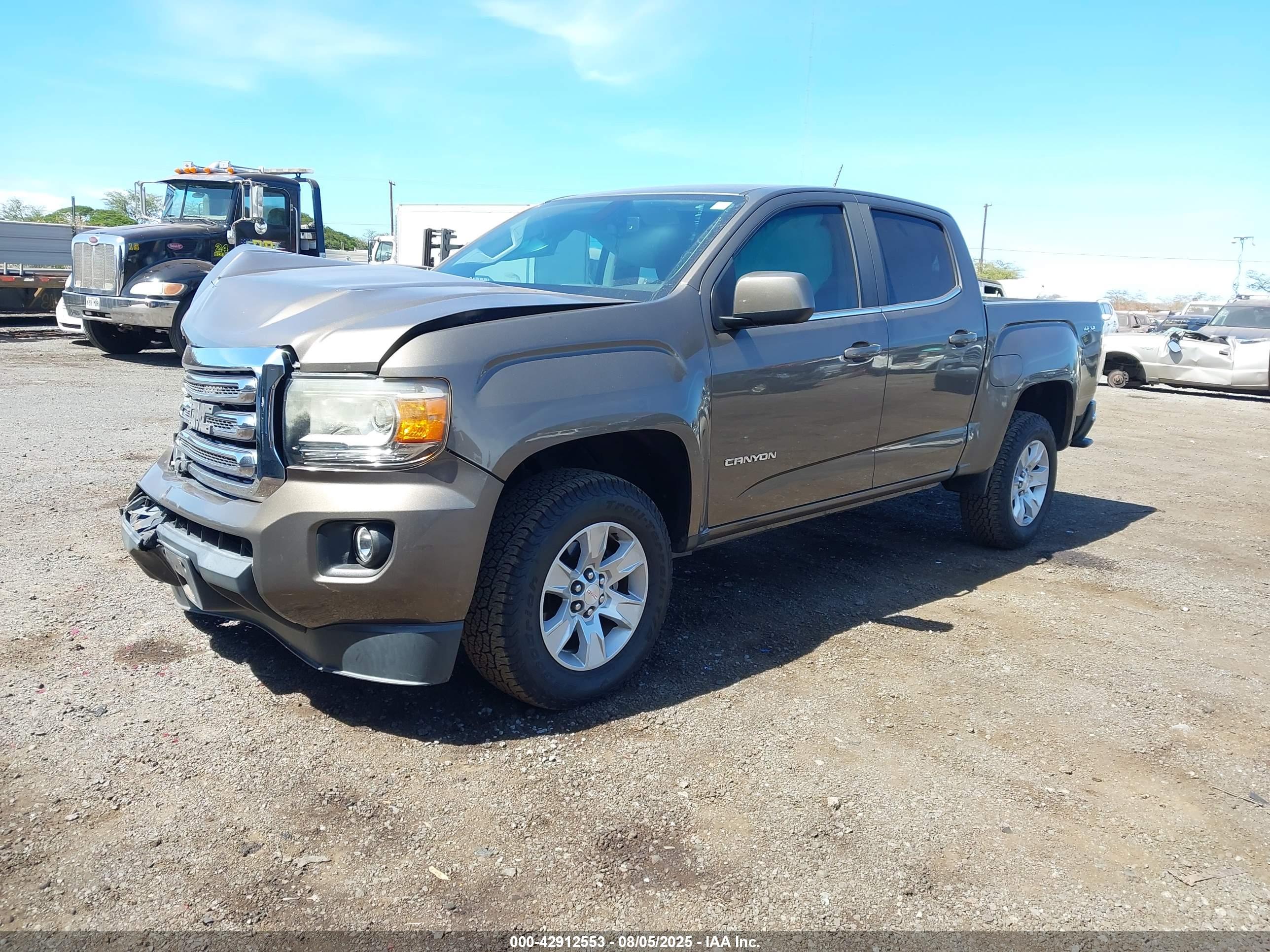 GMC CANYON image 2