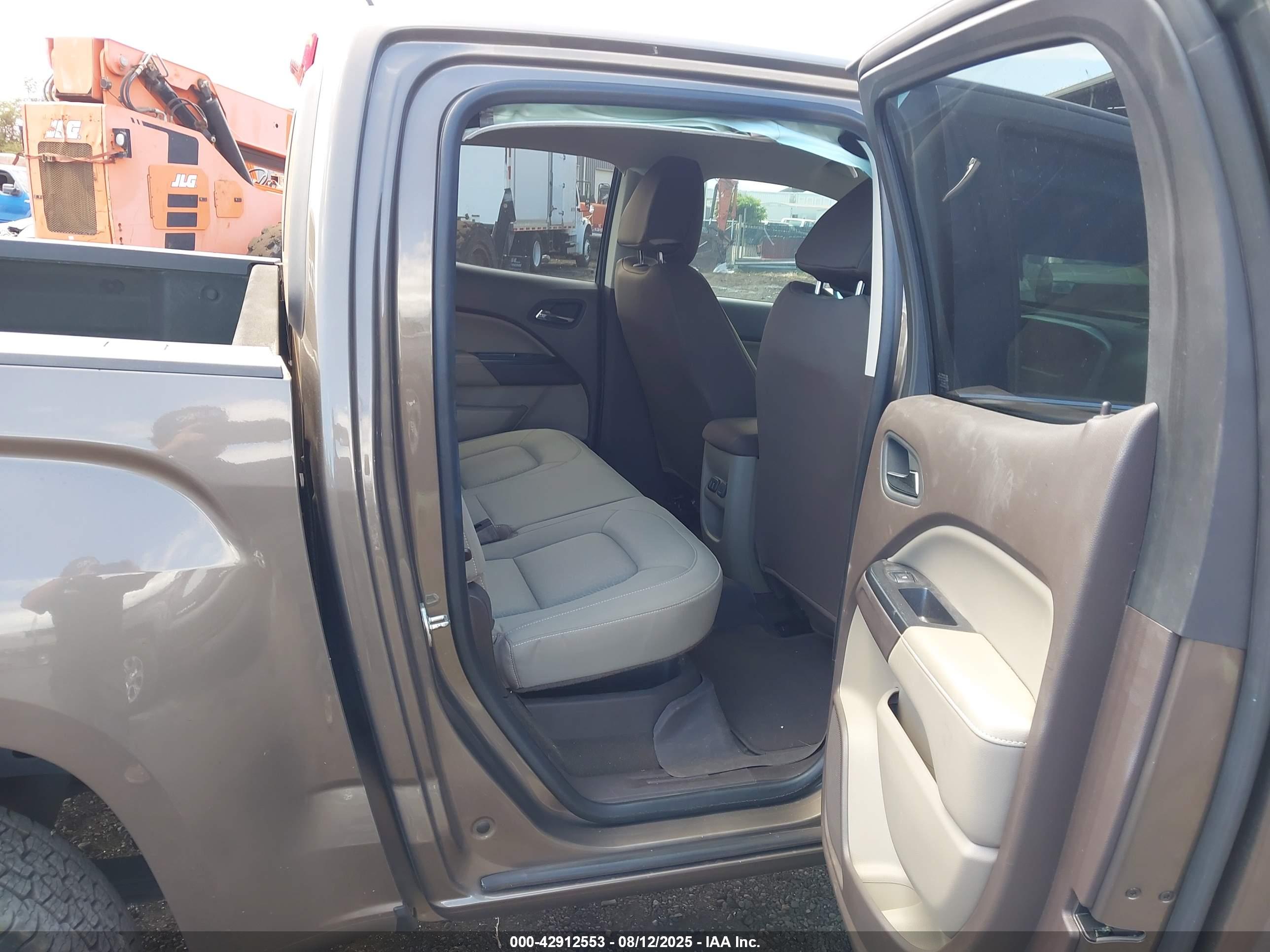 GMC CANYON image 8