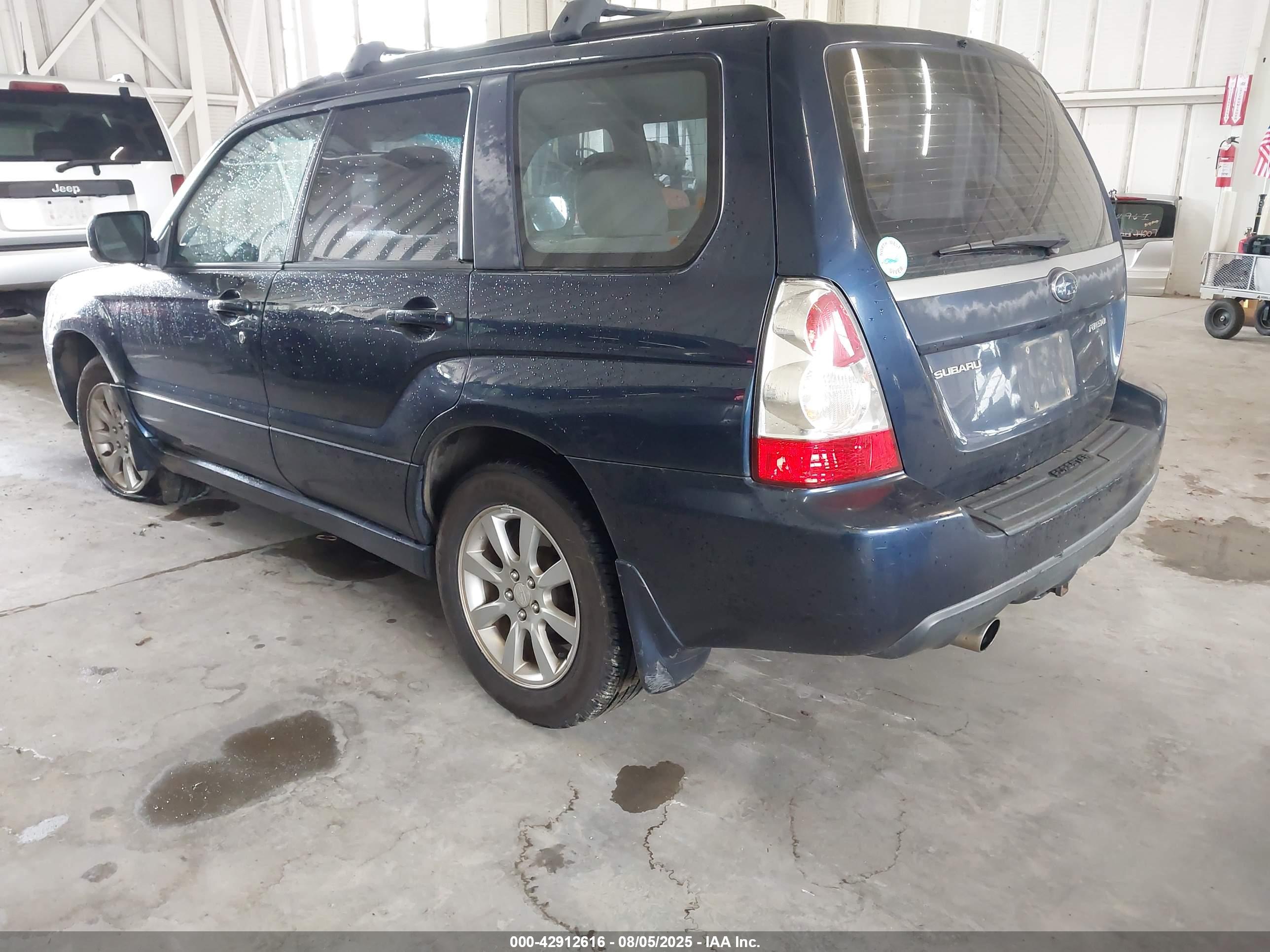 SUBARU FORESTER image 3