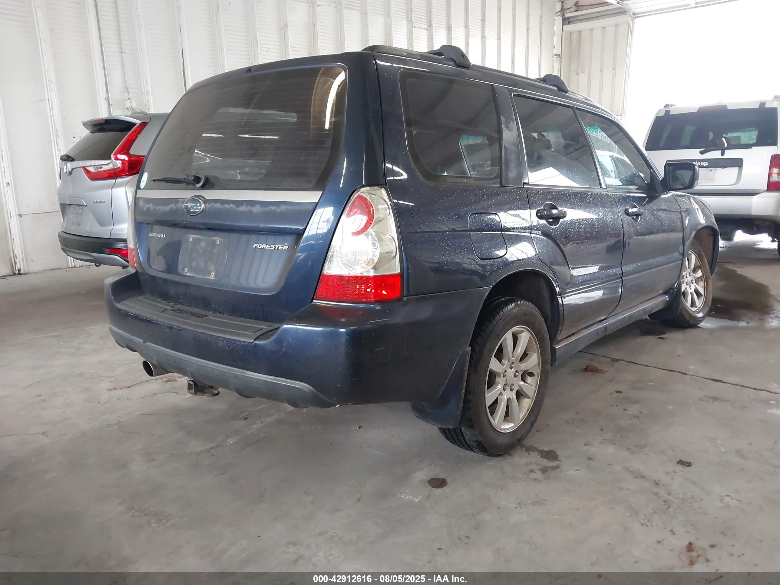 SUBARU FORESTER image 4