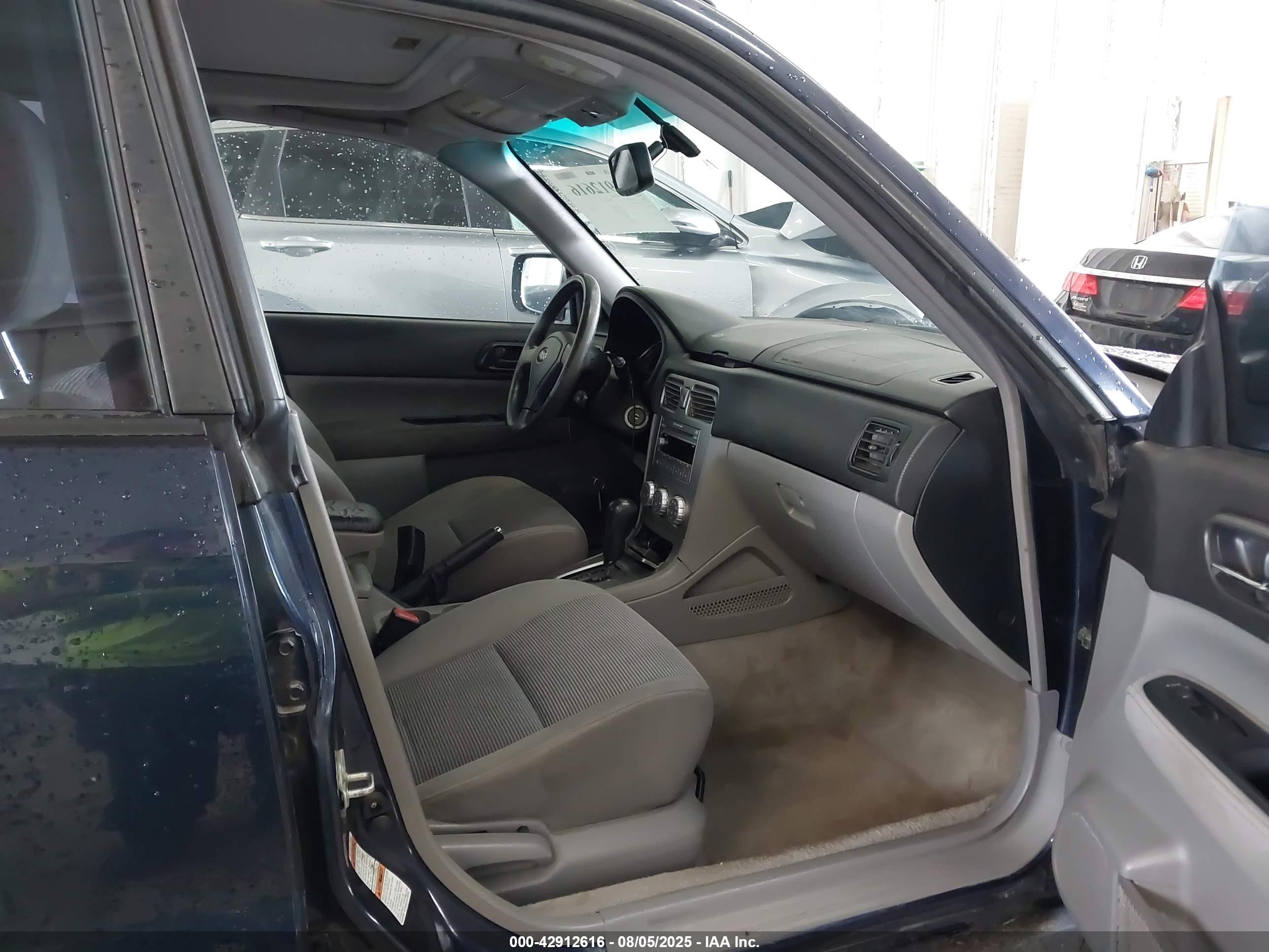 SUBARU FORESTER image 5