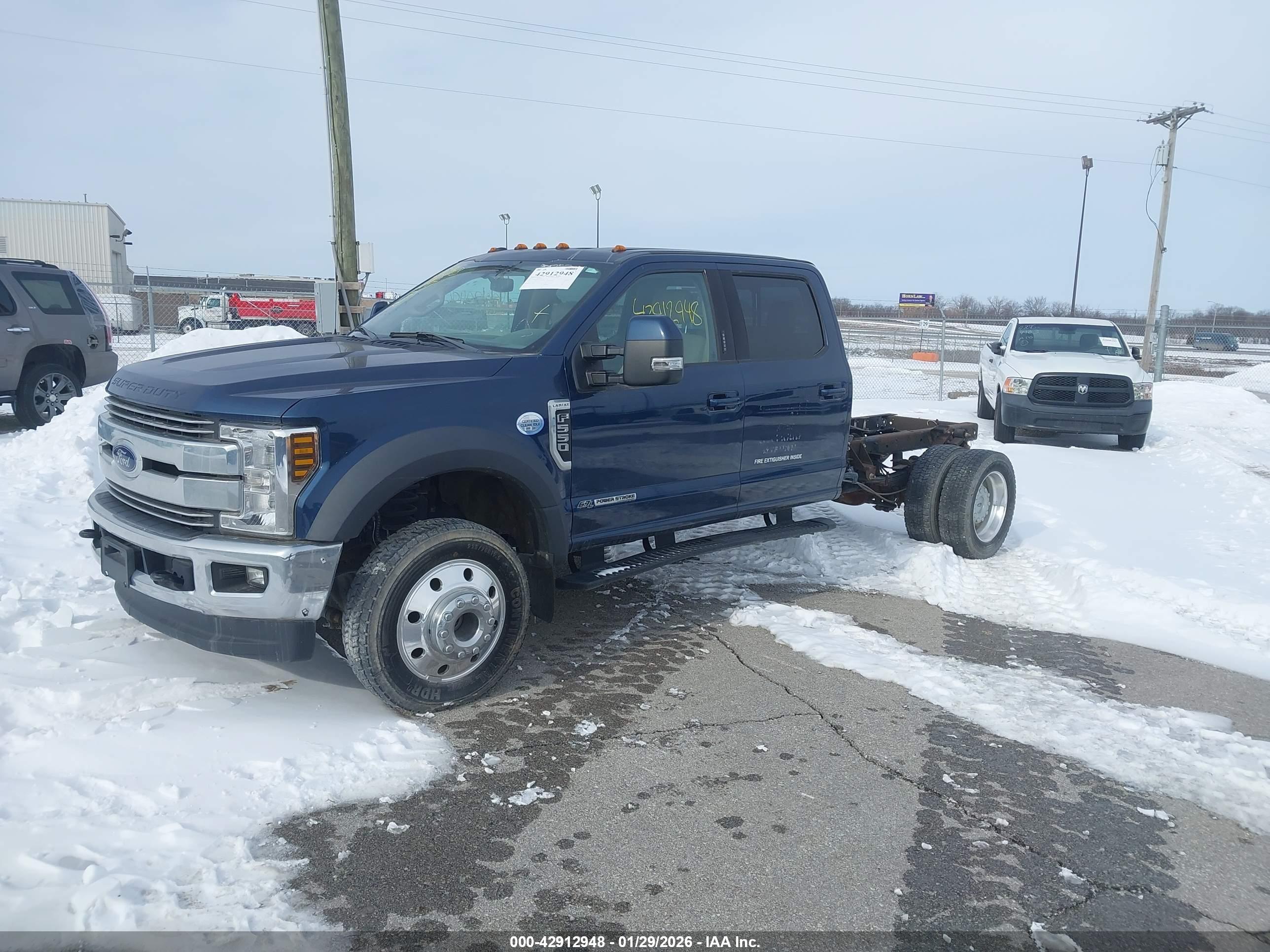 FORD F-550 image 2