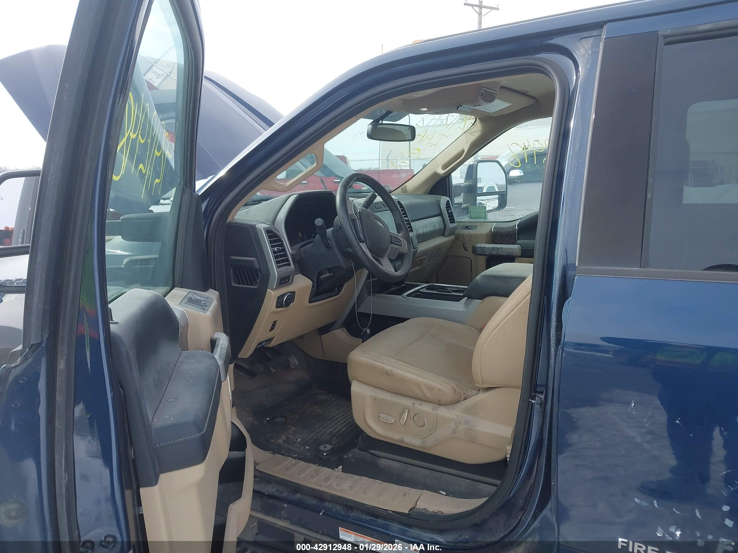 FORD F-550 image 7