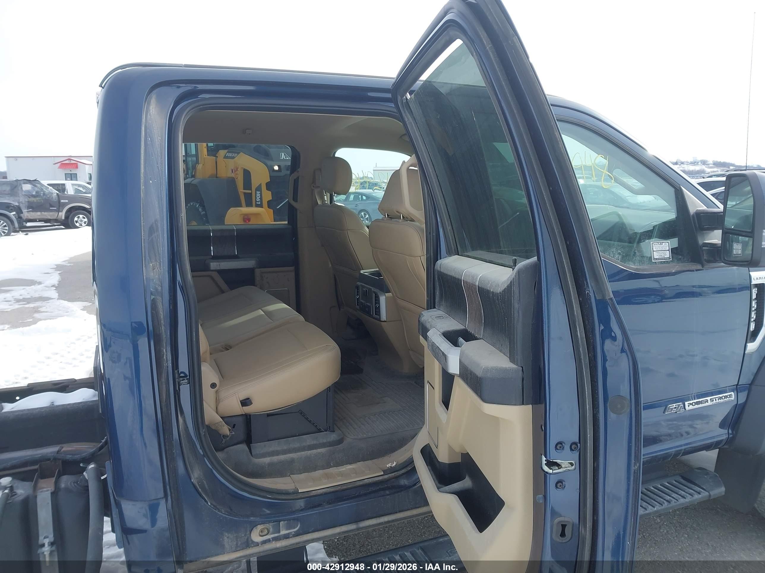 FORD F-550 image 8