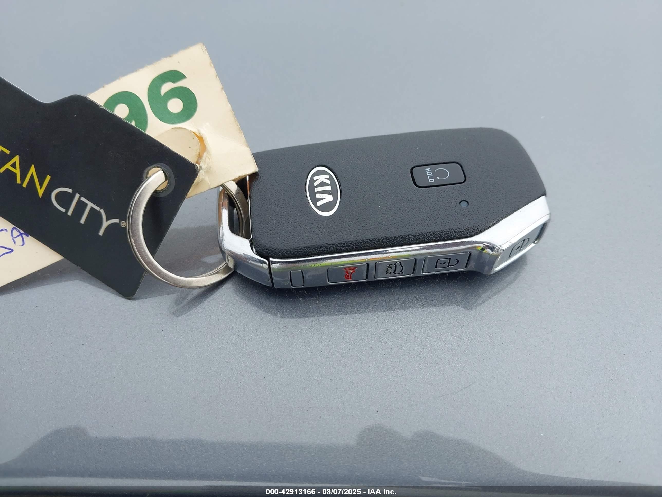 KIA K5 image 11