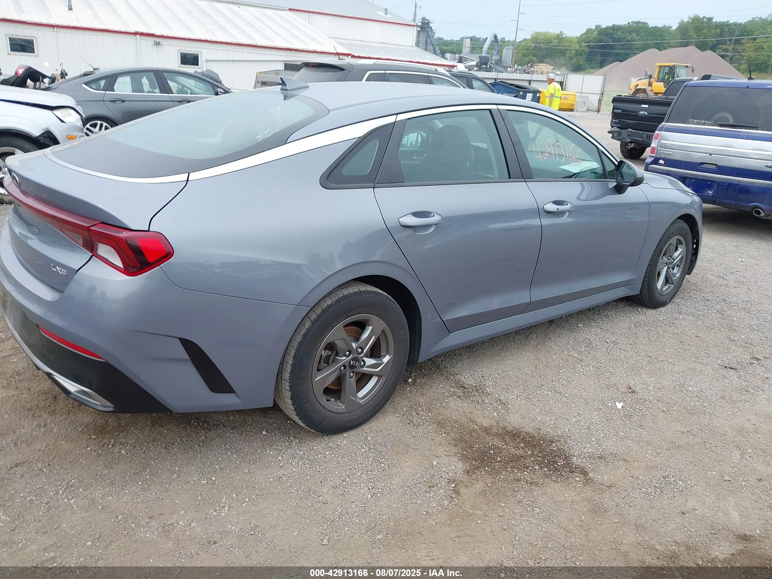 KIA K5 image 4