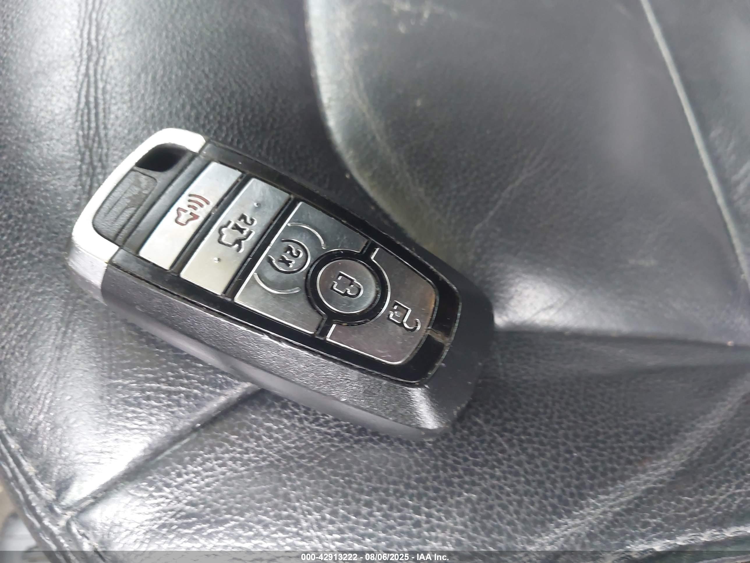 FORD EXPLORER image 11