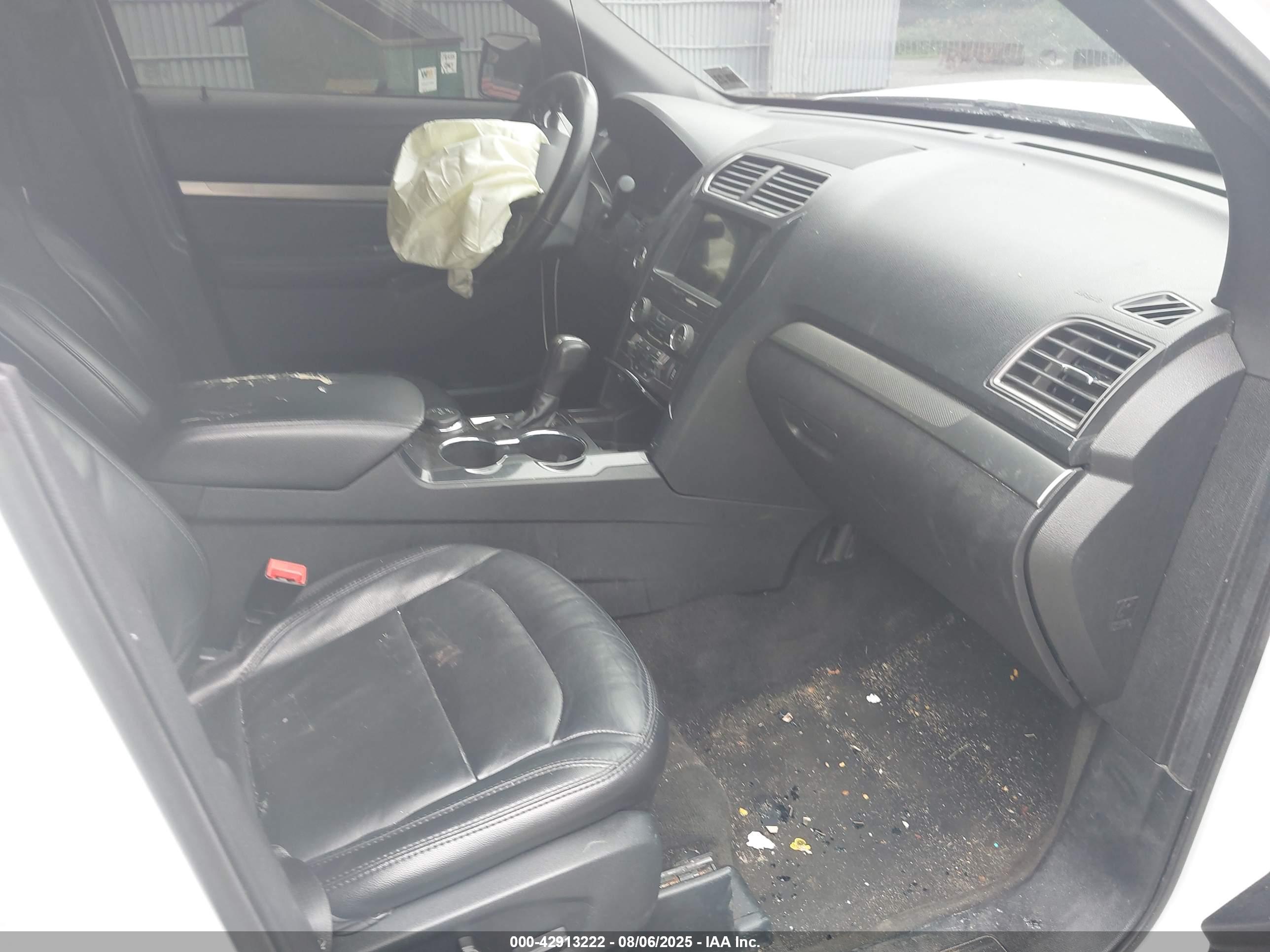FORD EXPLORER image 5