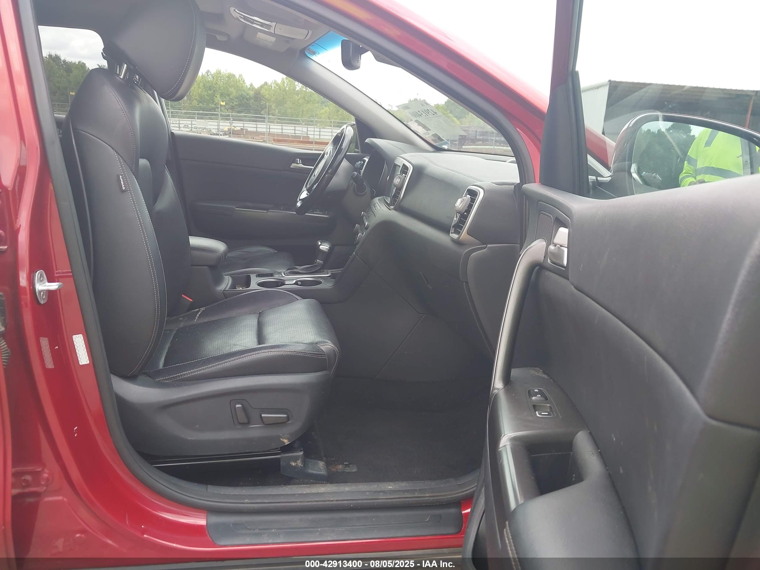 KIA SPORTAGE image 5