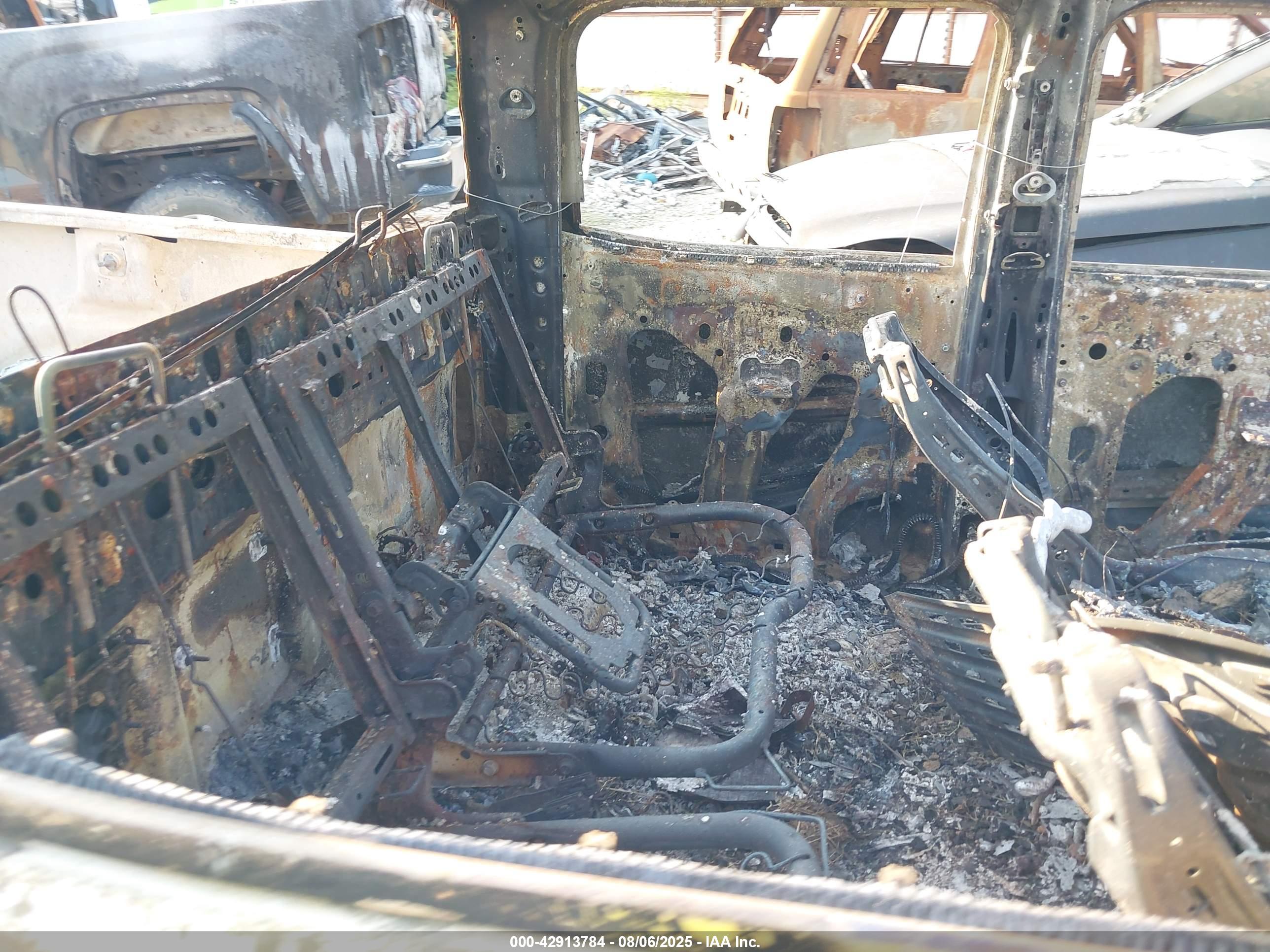 GMC SIERRA image 8
