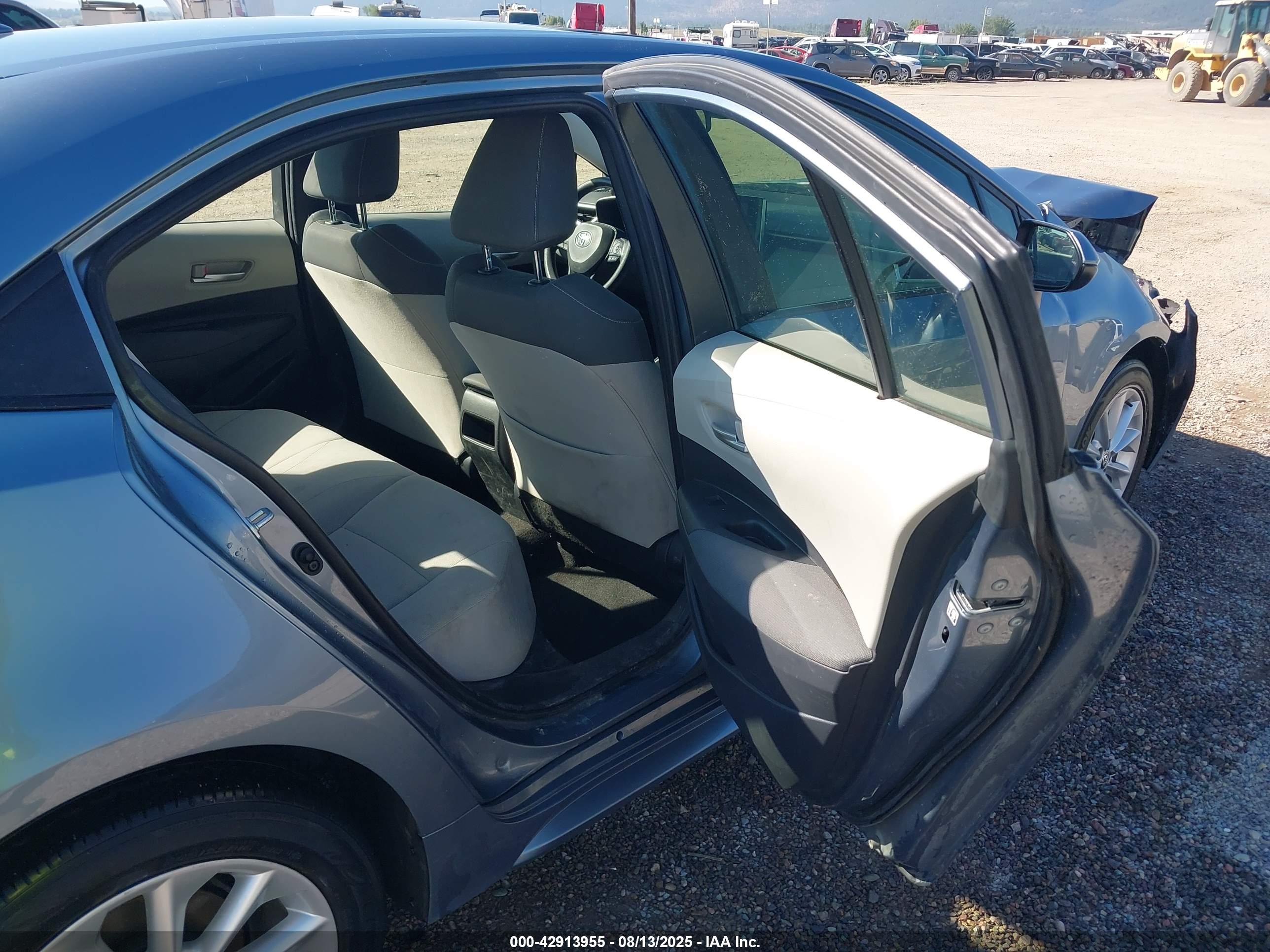 TOYOTA COROLLA image 8