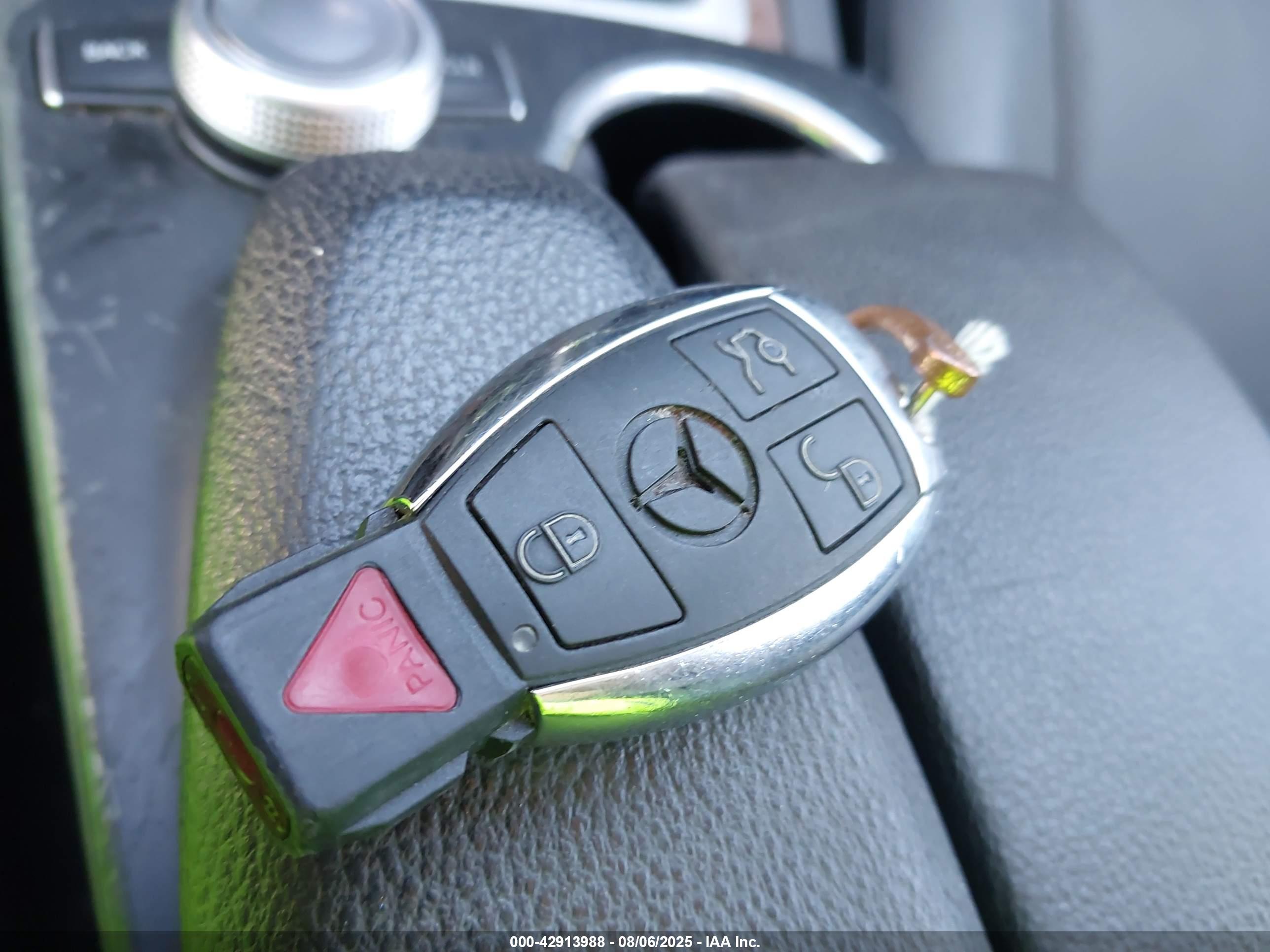 MERCEDES-BENZ GLK image 11