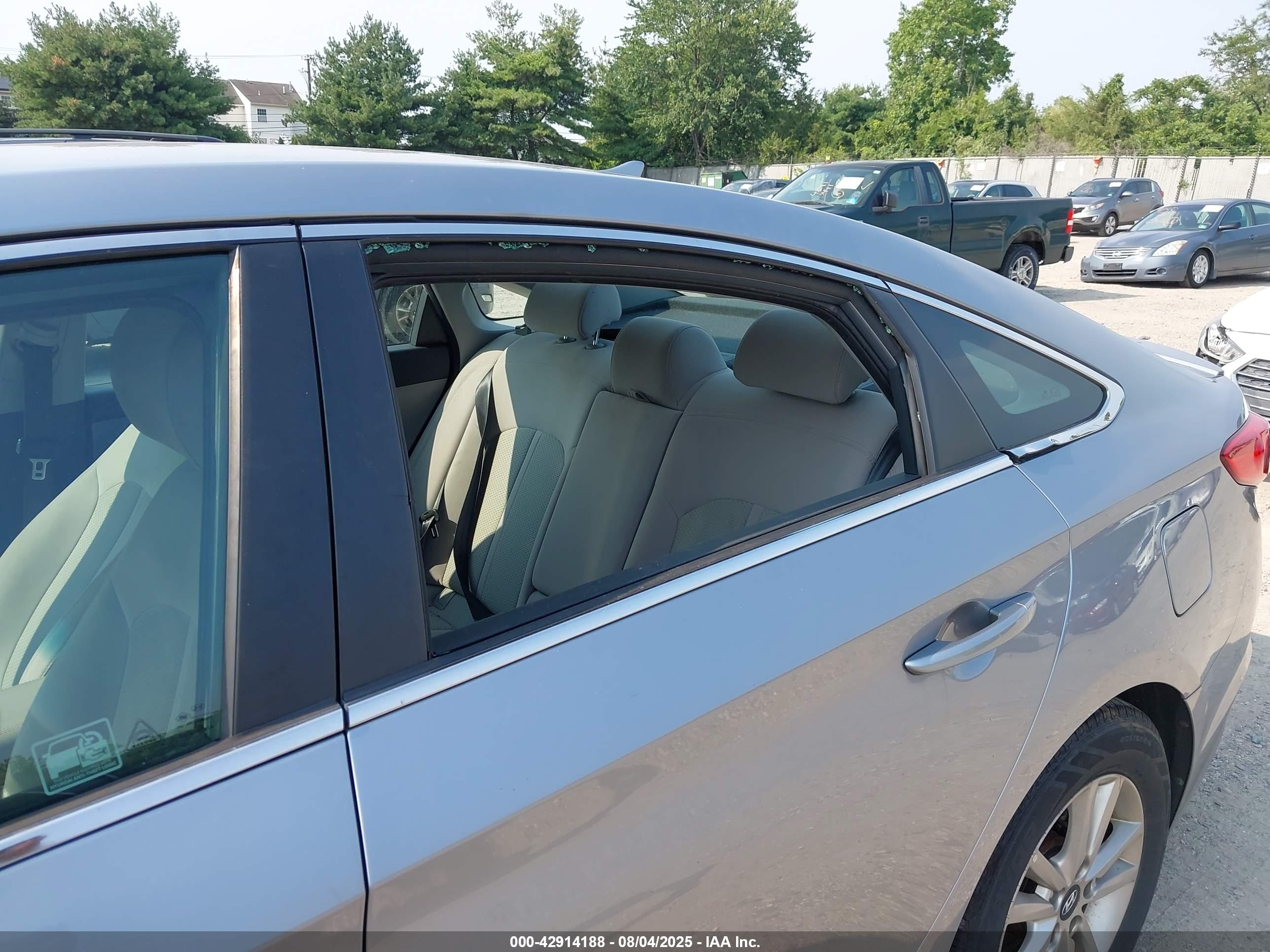 HYUNDAI SONATA image 6