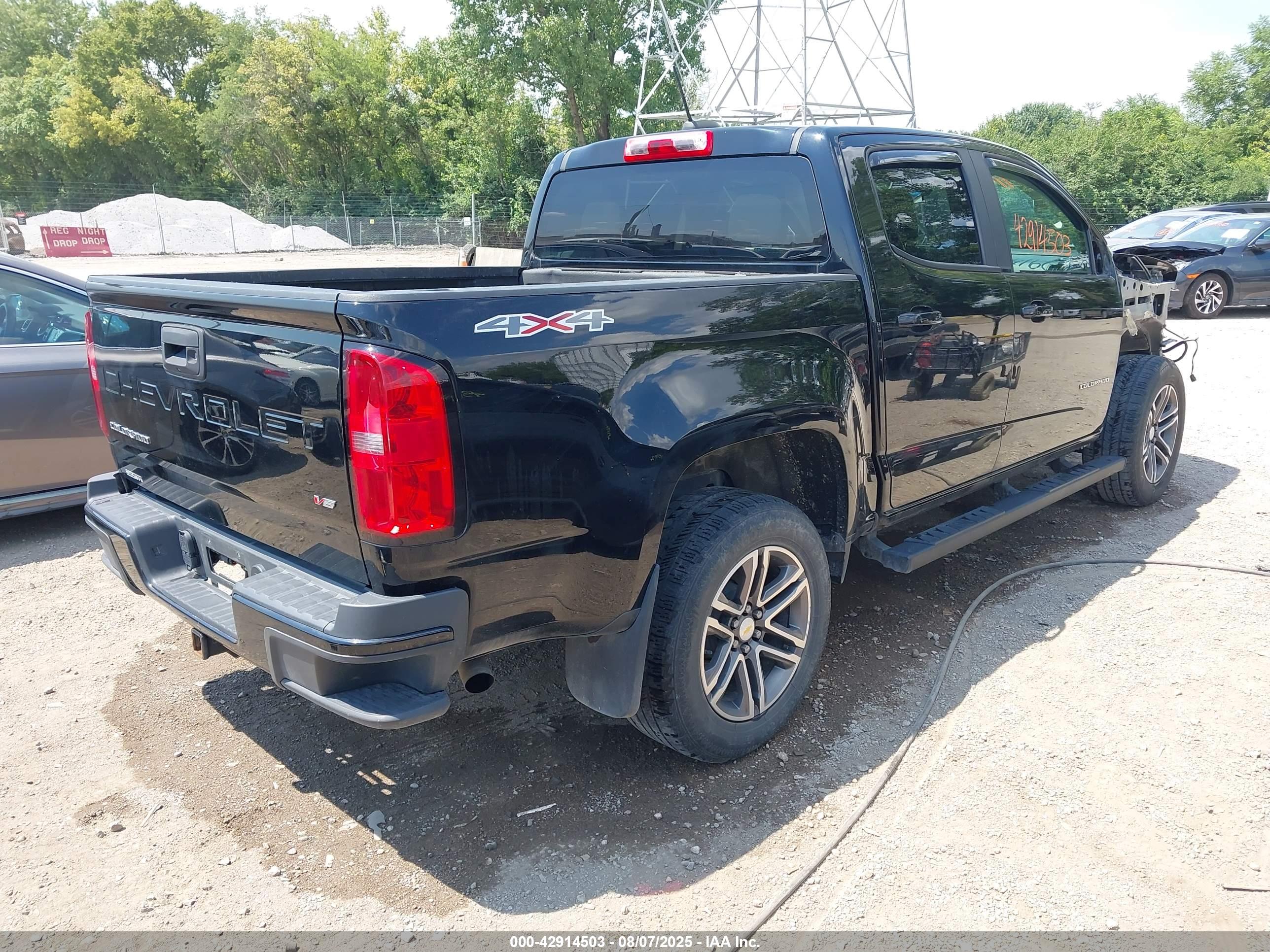 CHEVROLET COLORADO image 4