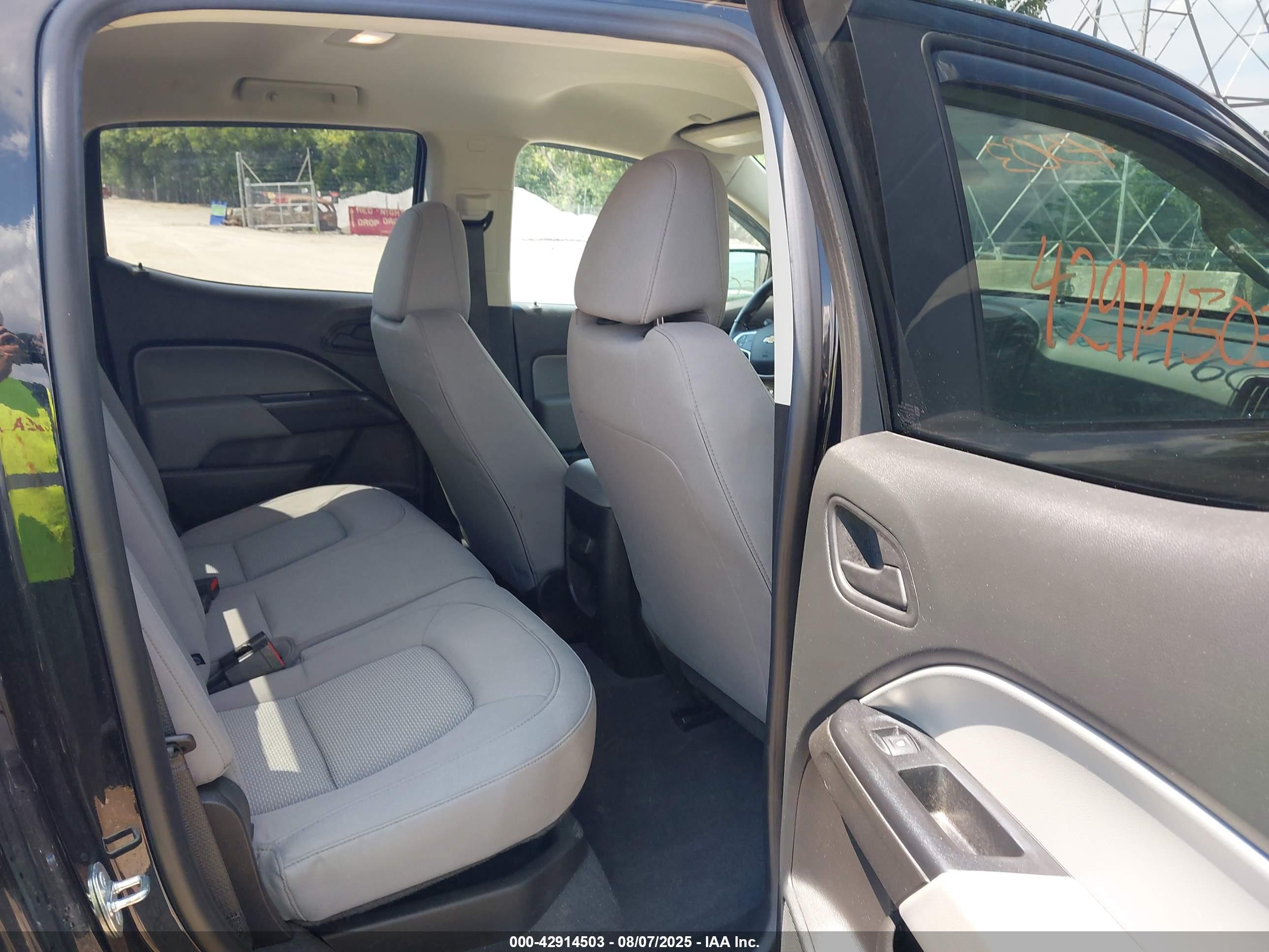CHEVROLET COLORADO image 8