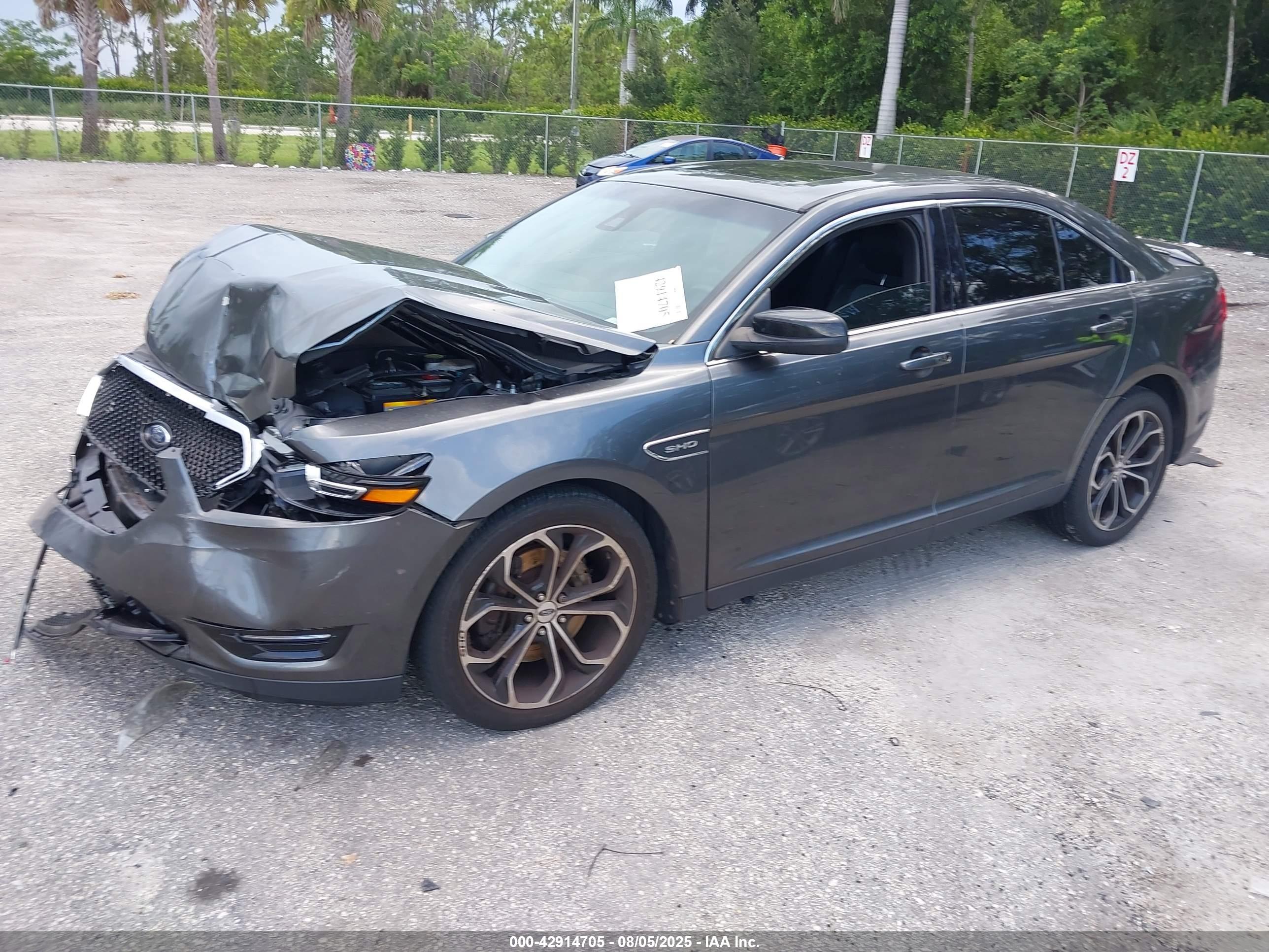 FORD TAURUS image 2