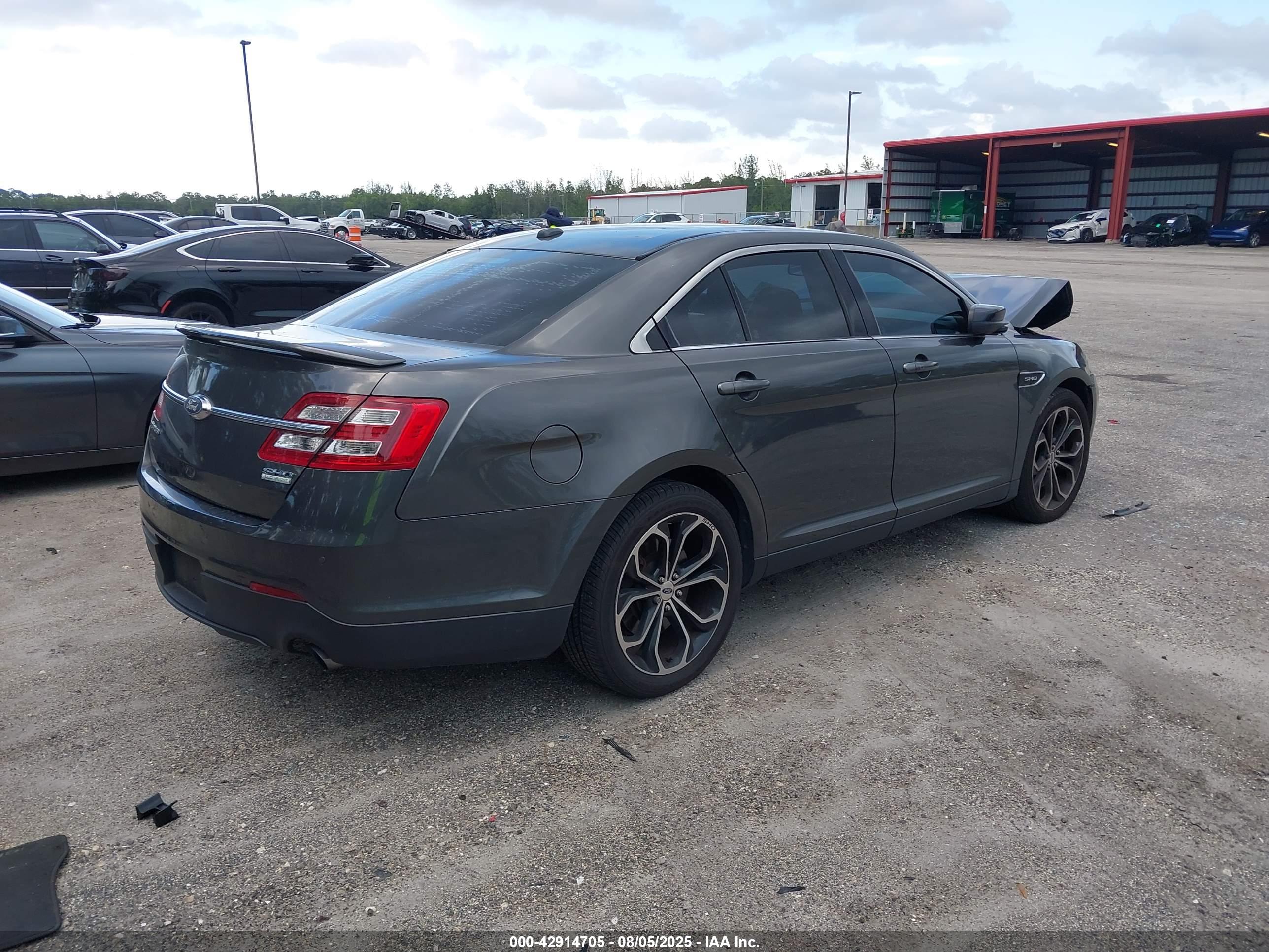 FORD TAURUS image 4