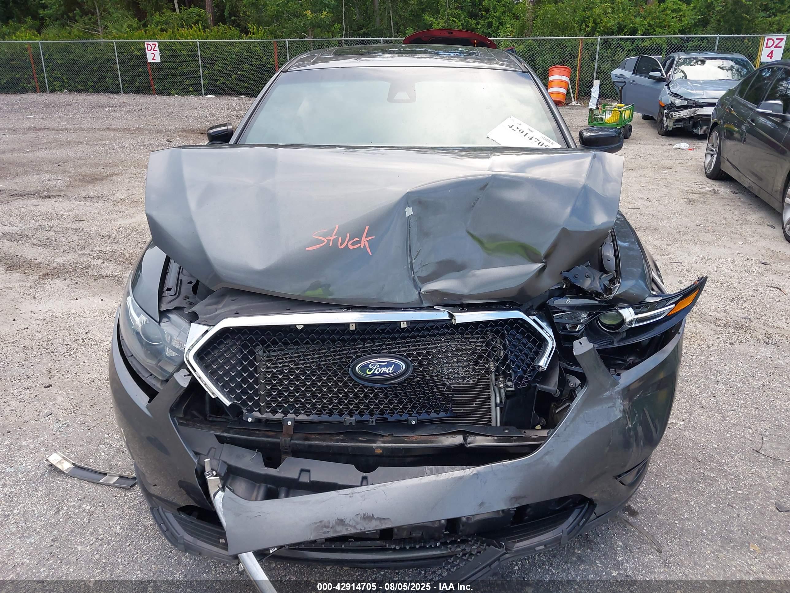 FORD TAURUS image 6