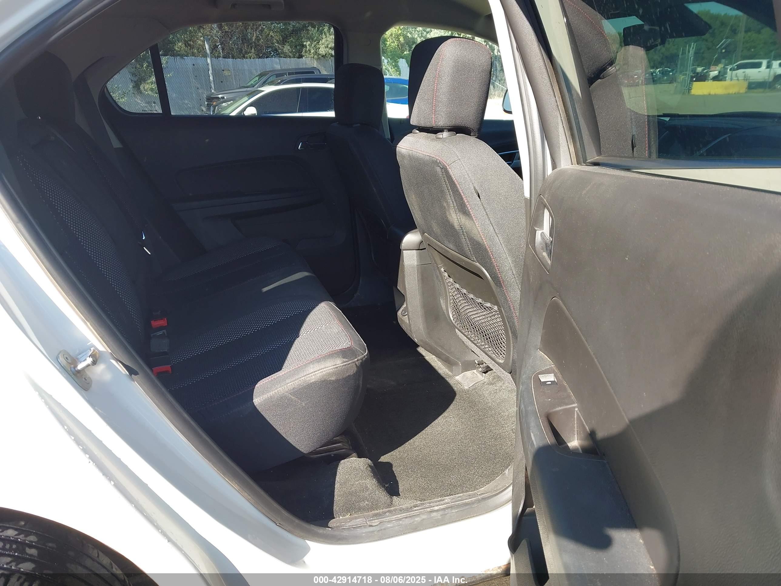 CHEVROLET EQUINOX image 8