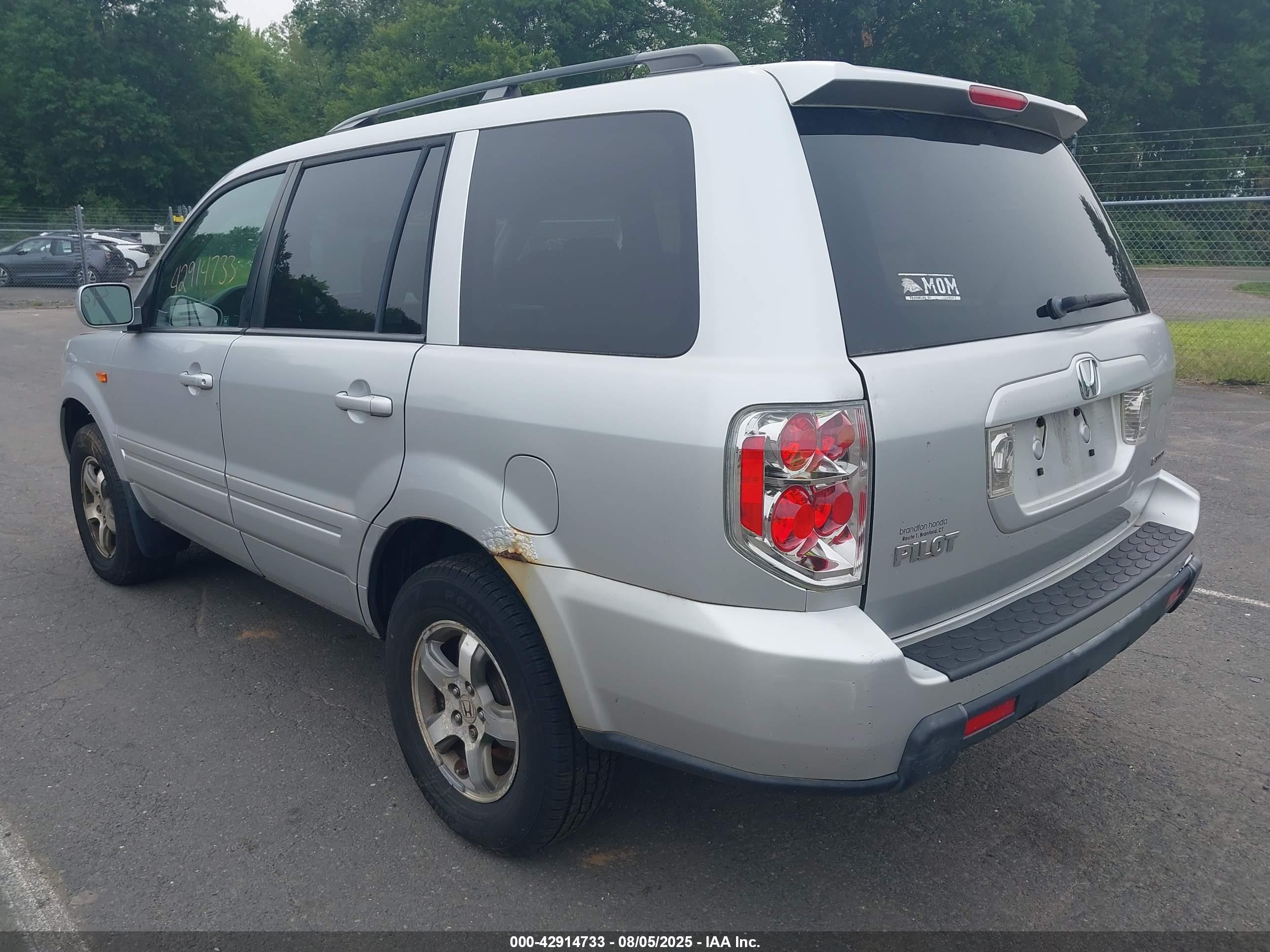 HONDA PILOT image 3