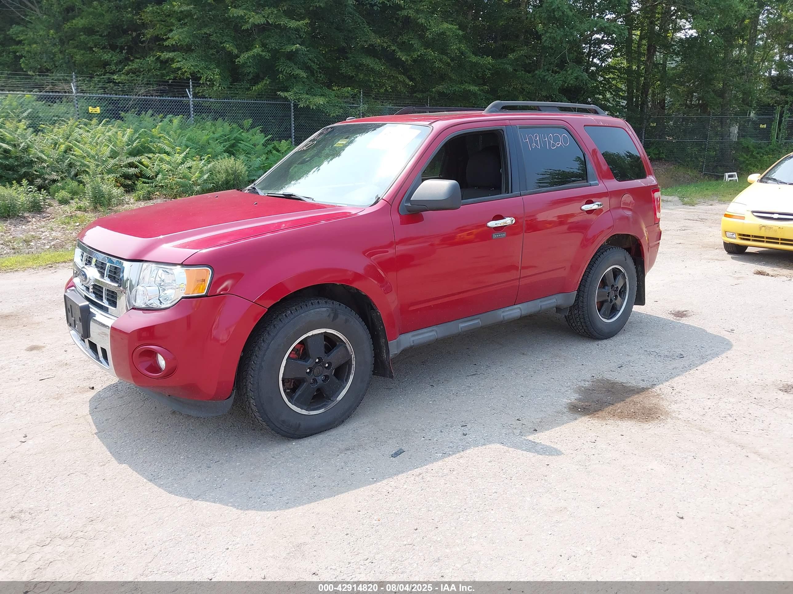 FORD ESCAPE image 2
