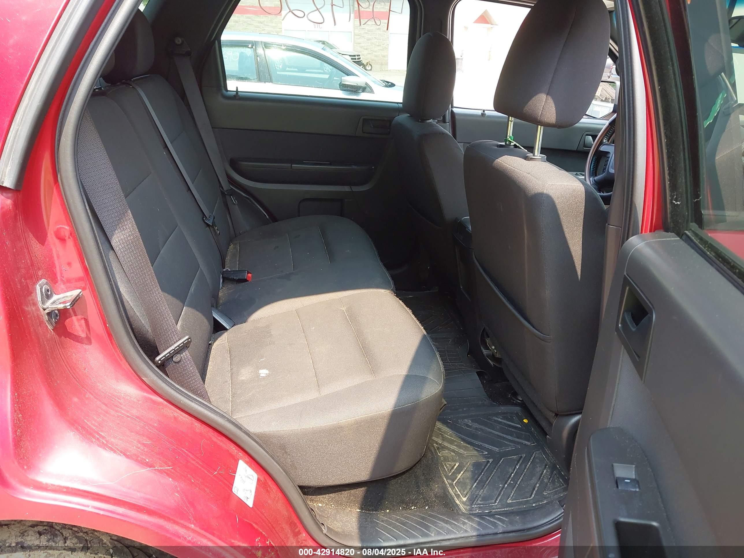 FORD ESCAPE image 8
