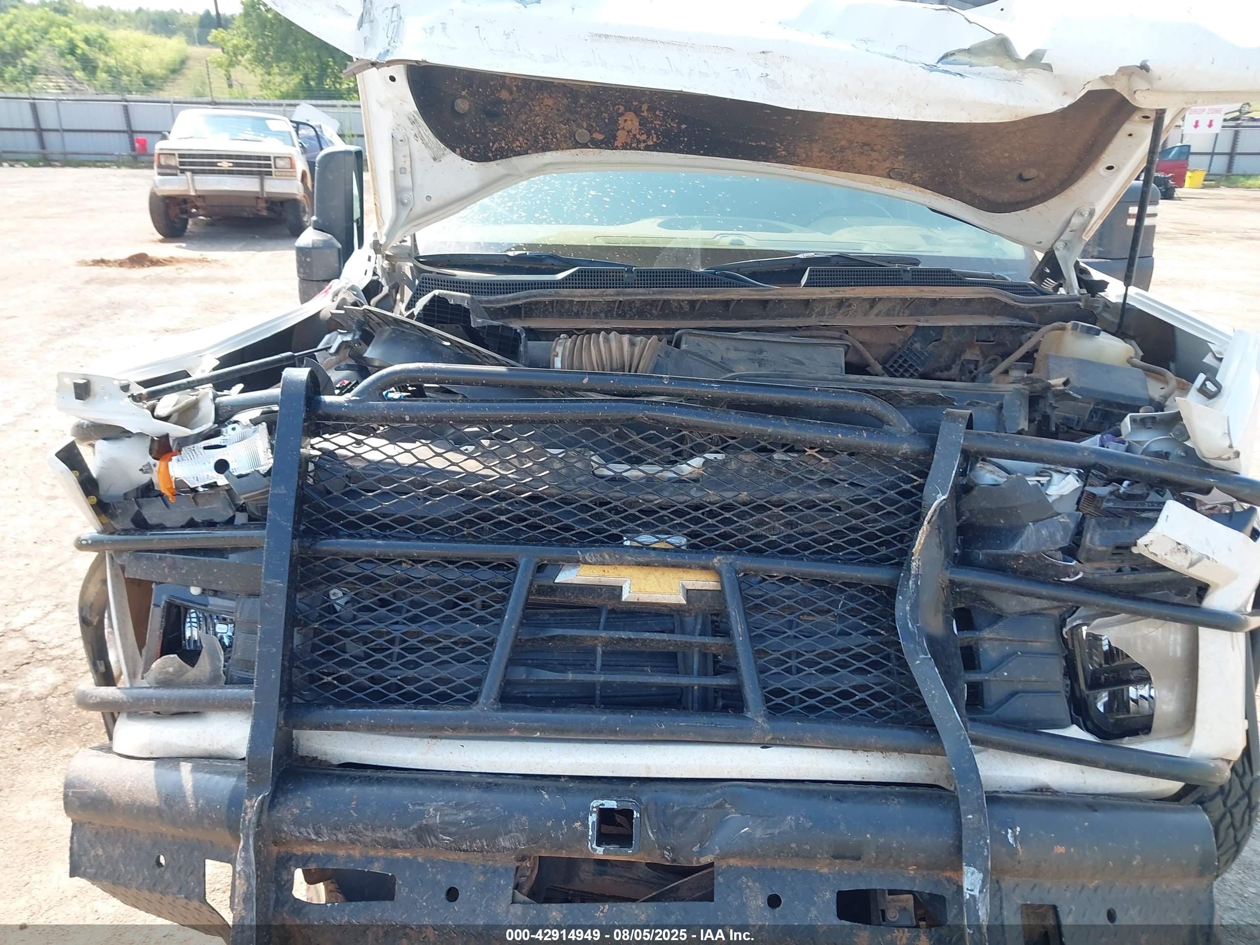 CHEVROLET SILVERADO image 10