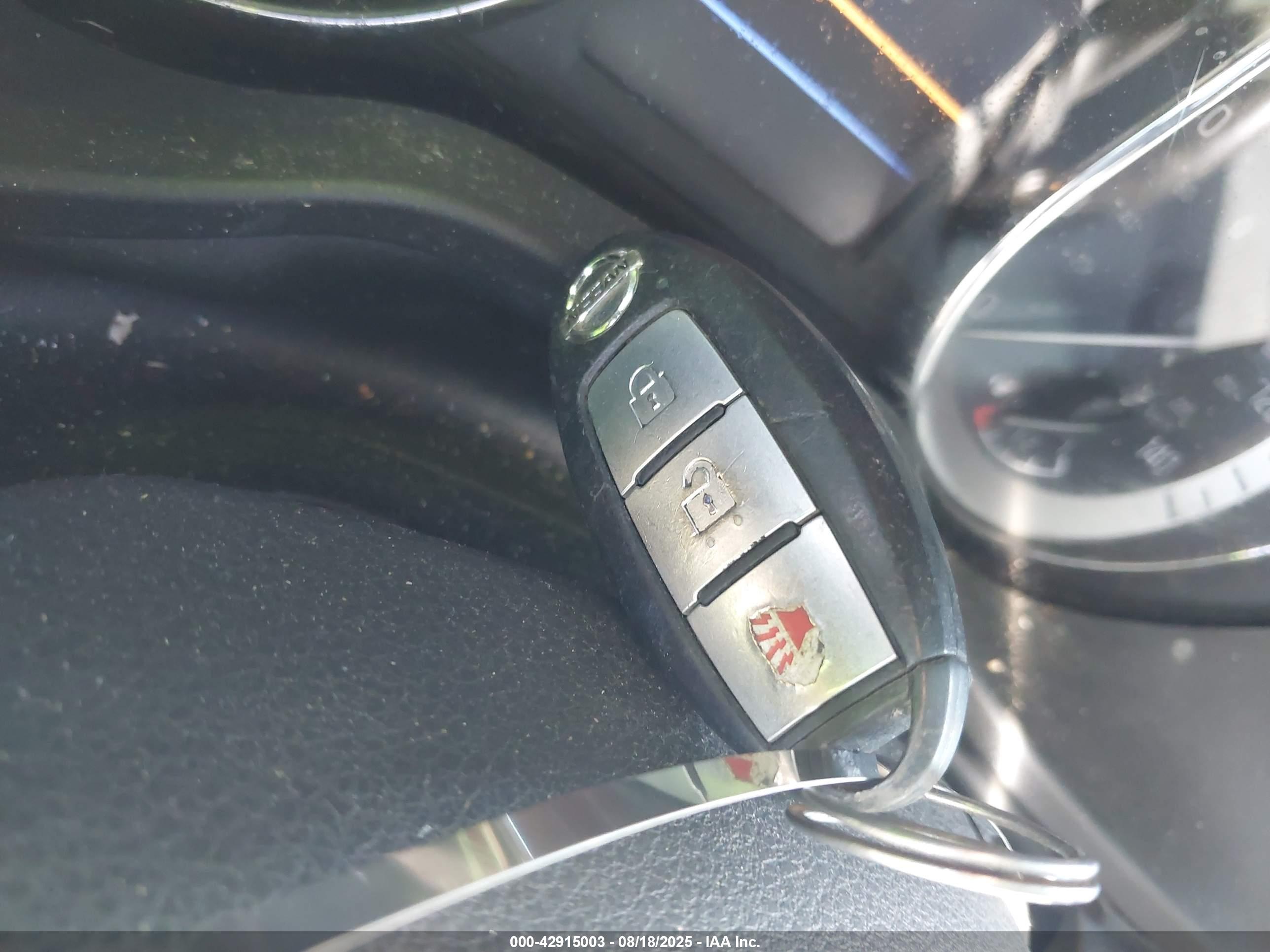NISSAN TITAN image 11