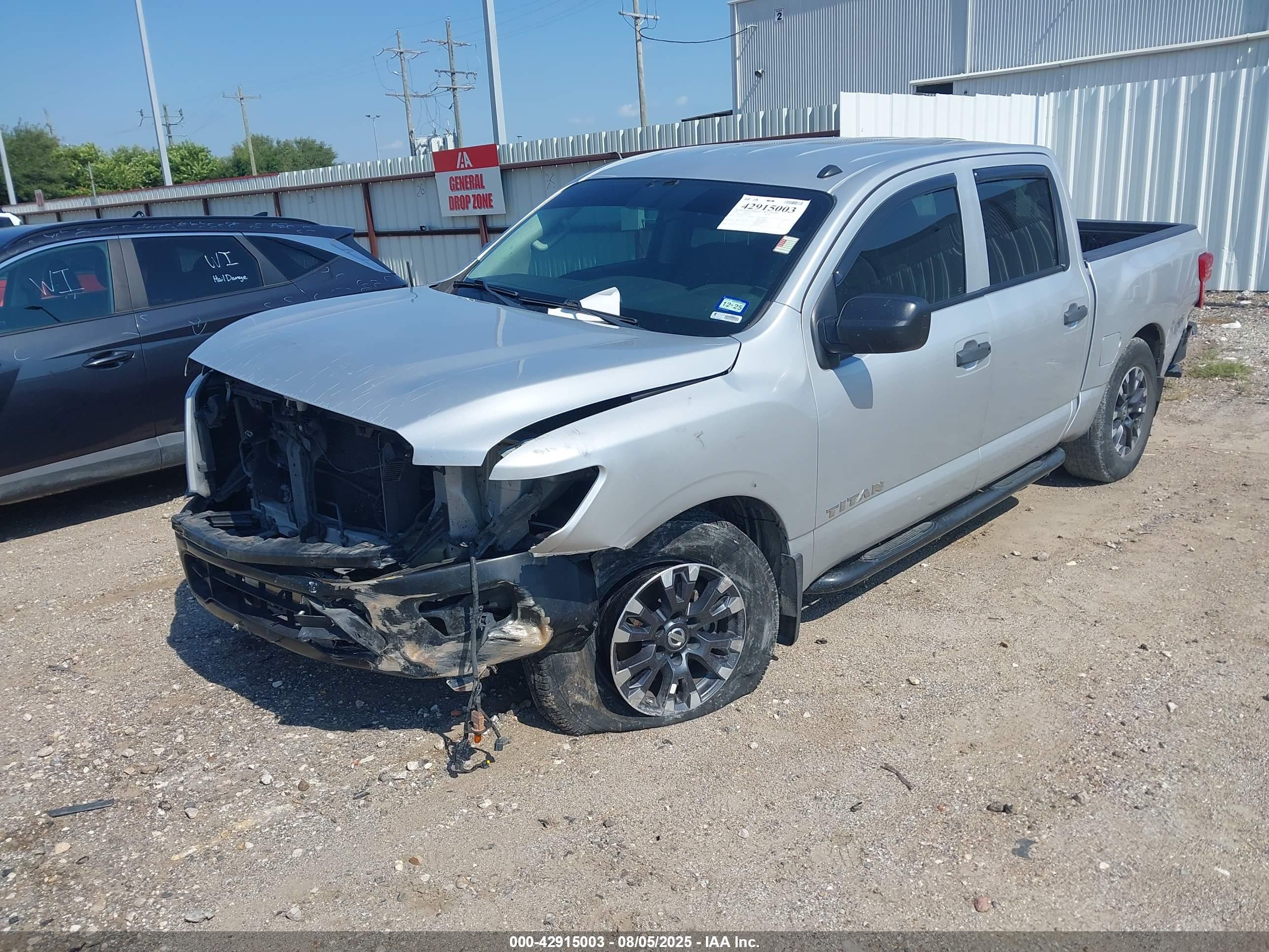 NISSAN TITAN image 2
