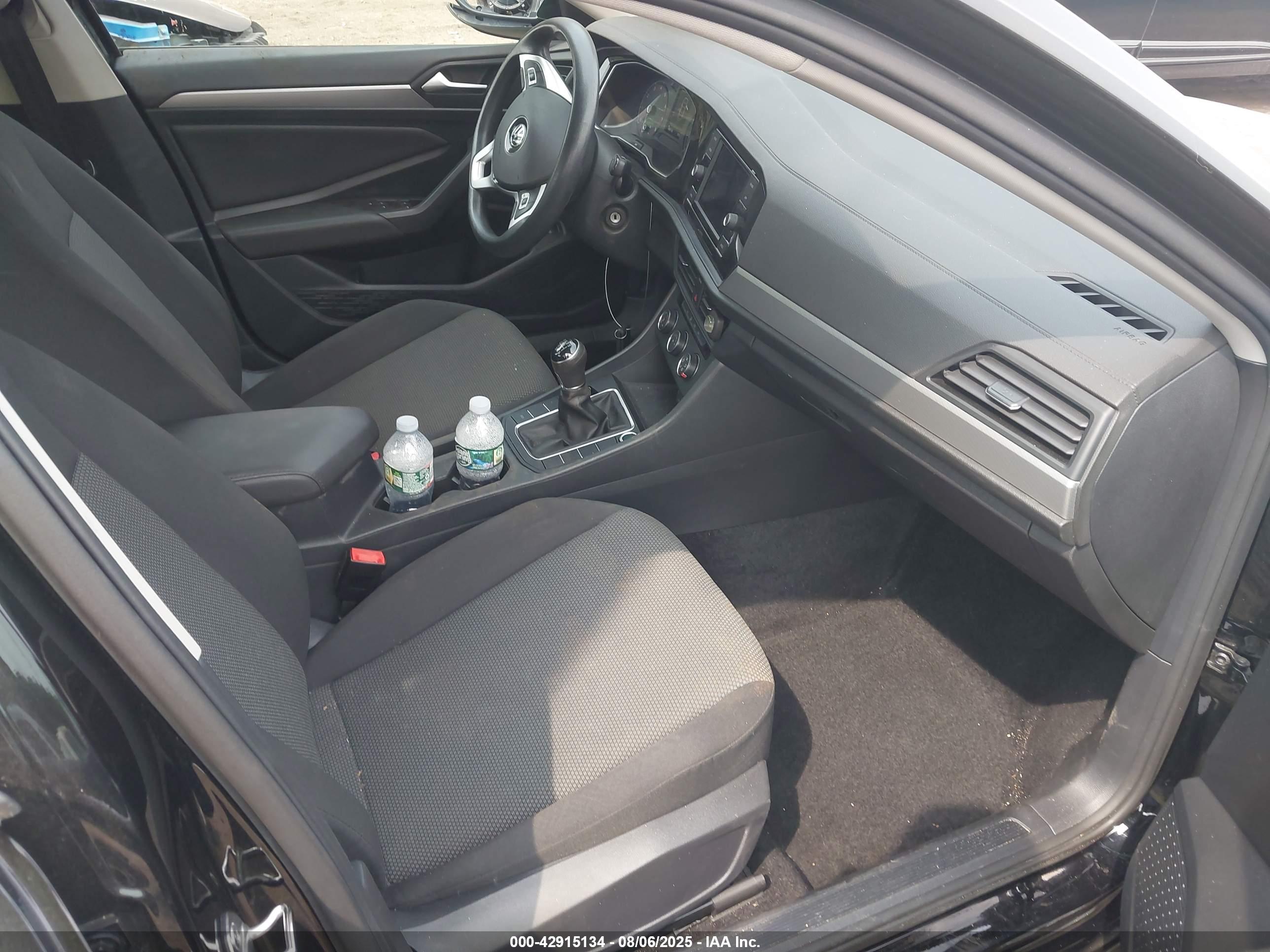VOLKSWAGEN JETTA image 5