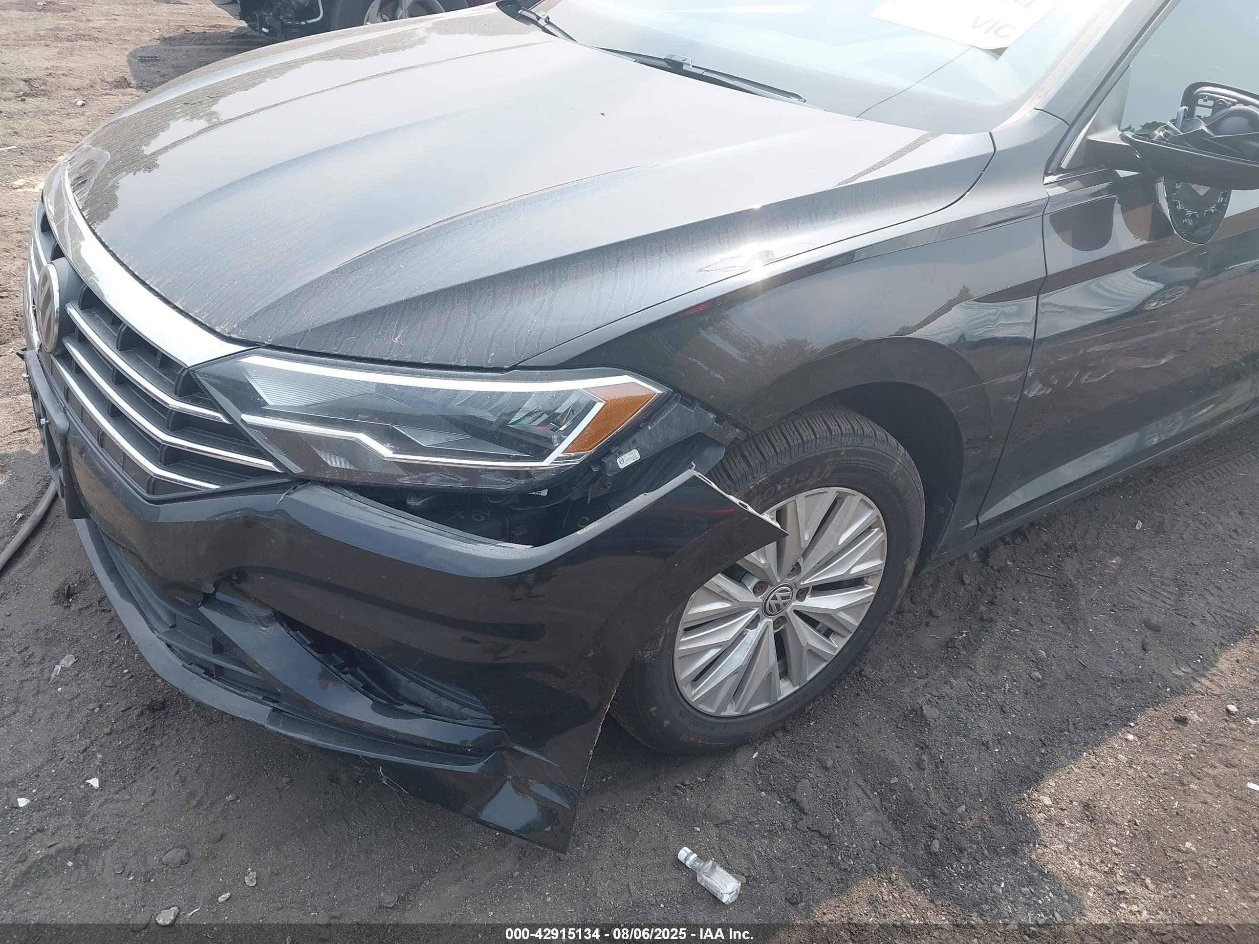 VOLKSWAGEN JETTA image 6
