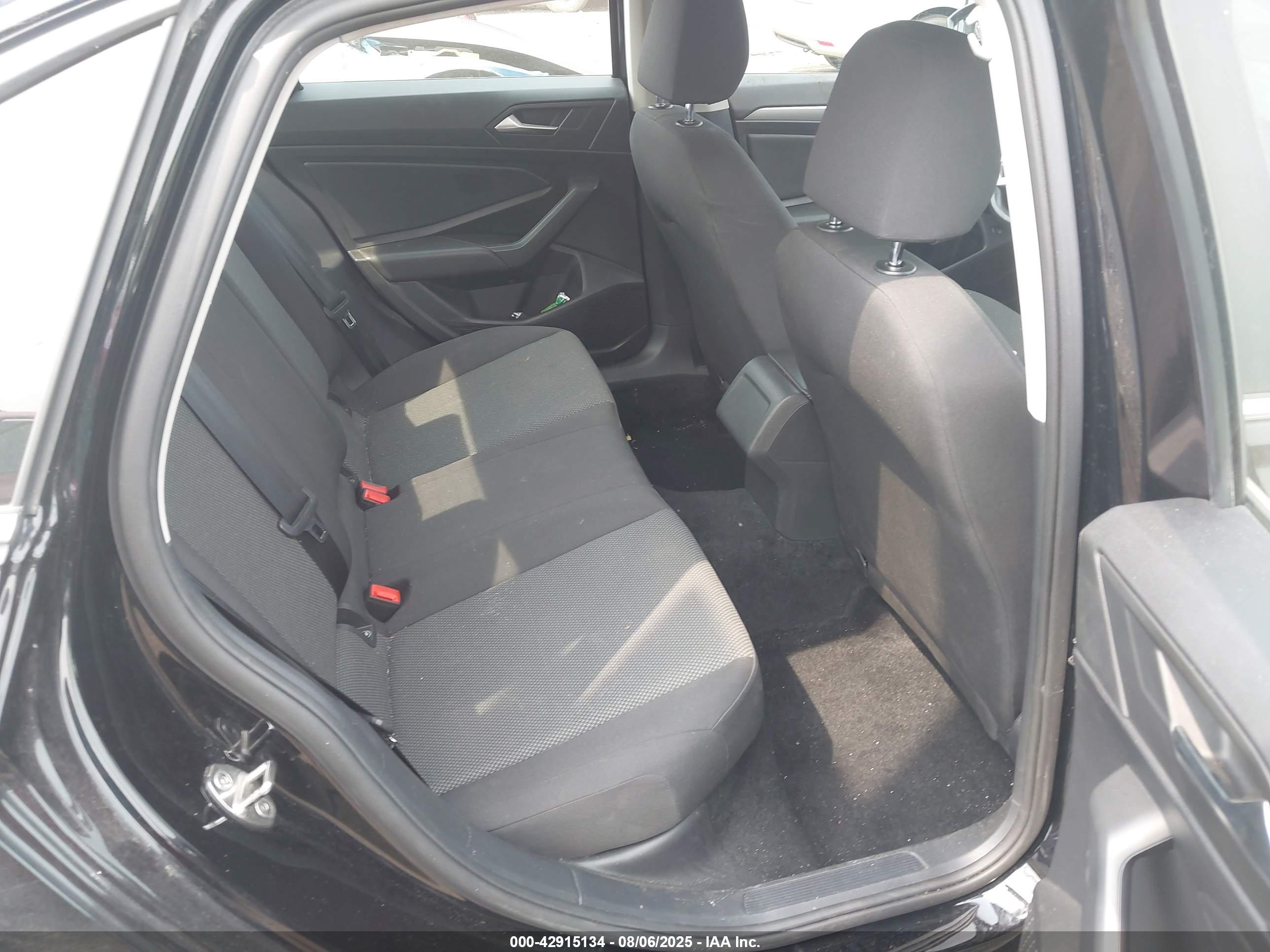 VOLKSWAGEN JETTA image 8