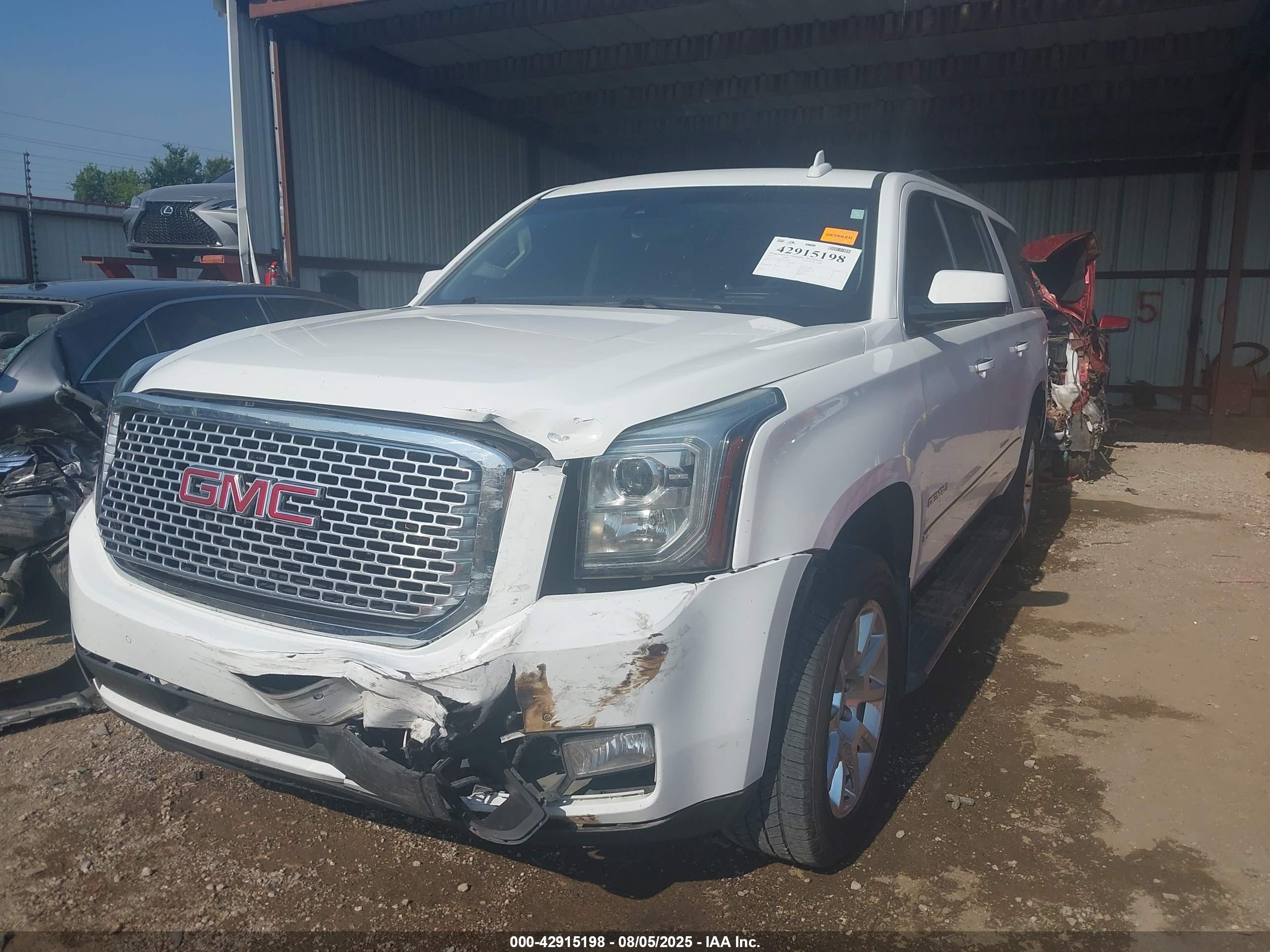 GMC YUKON image 2