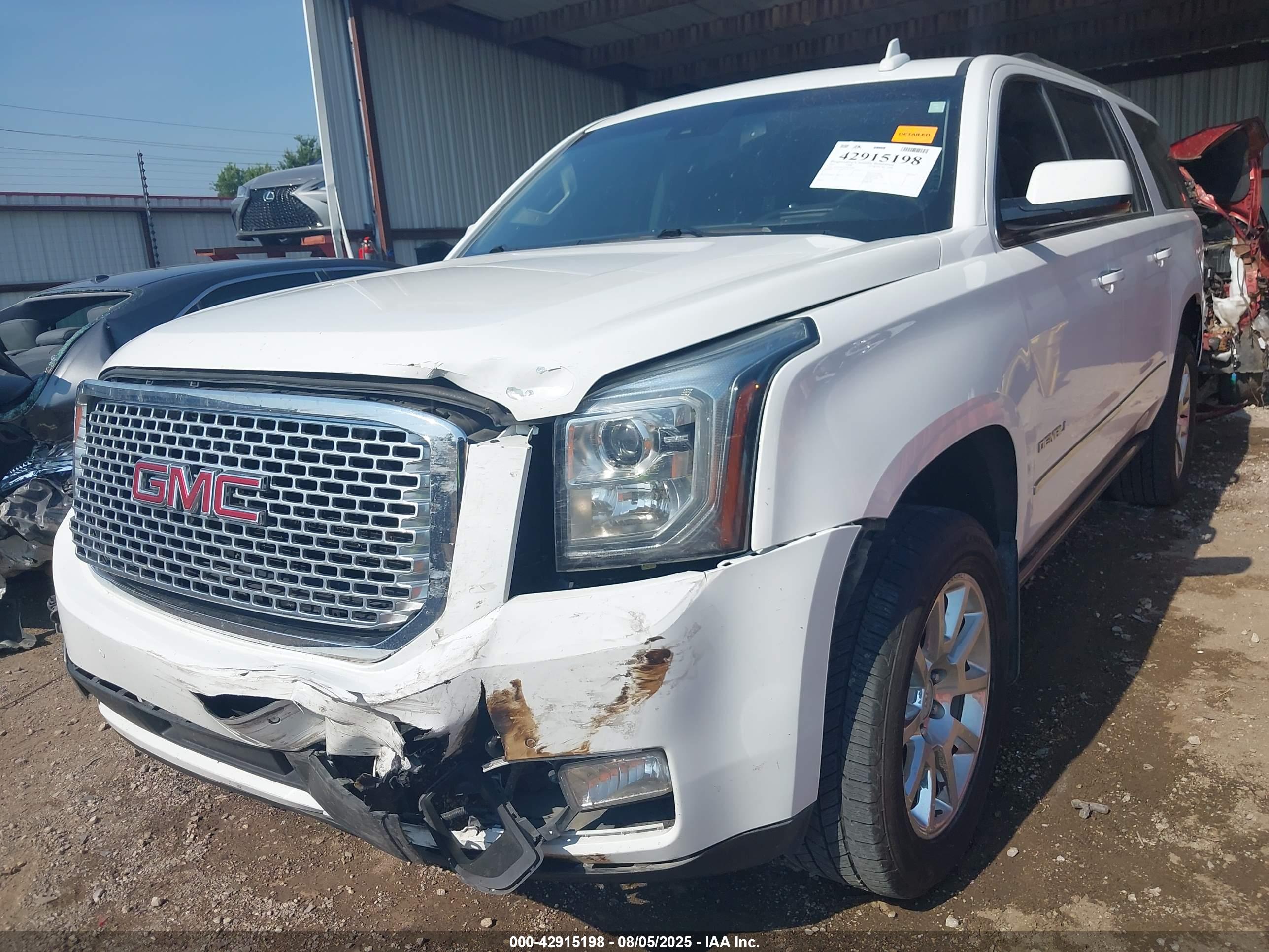 GMC YUKON image 6