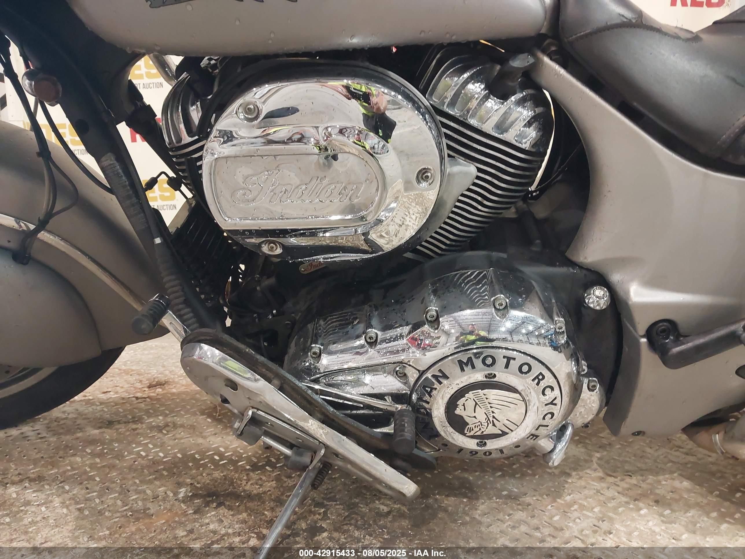 INDIAN MOTORCYCLE image 9
