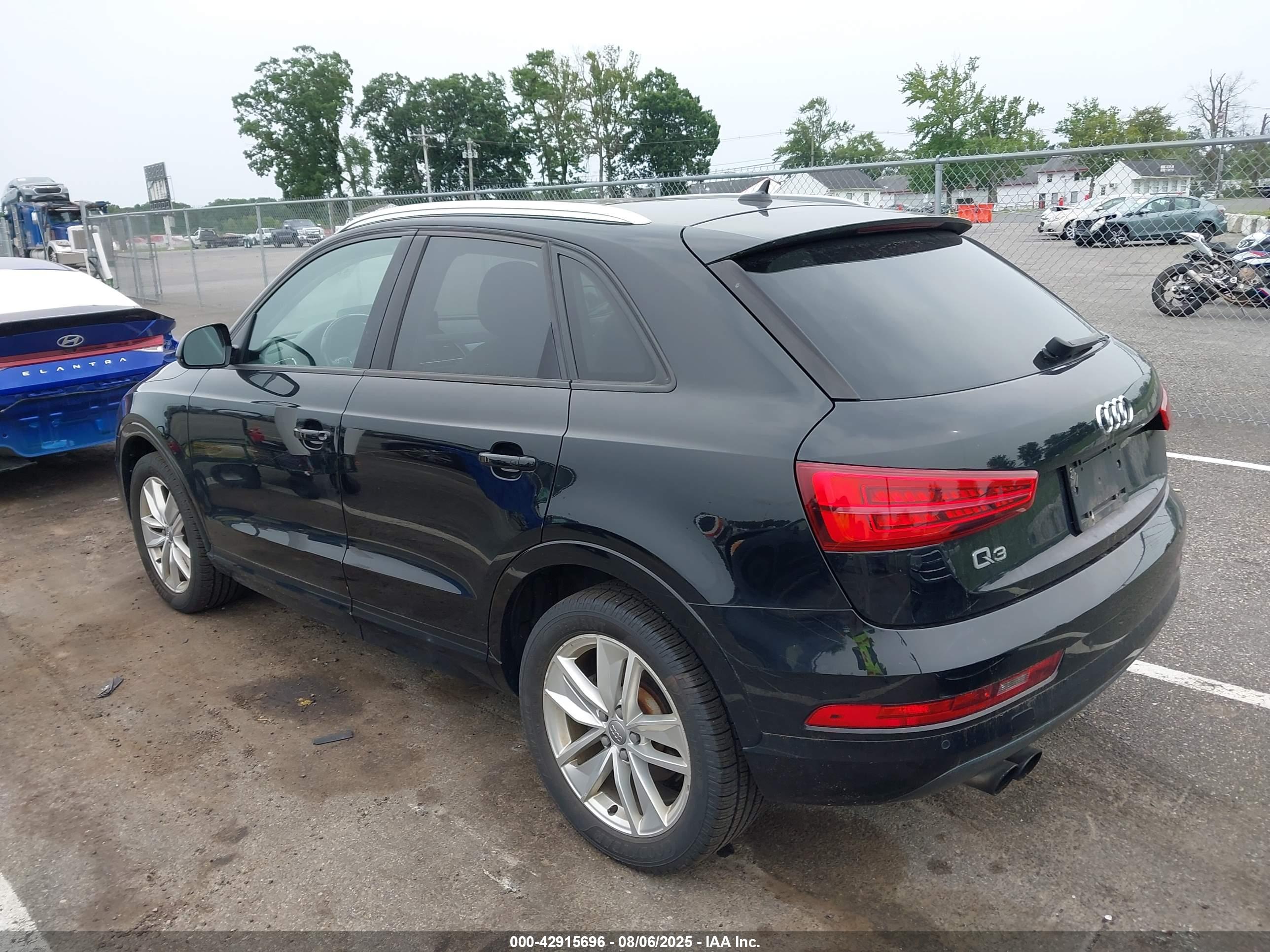AUDI Q3 image 3
