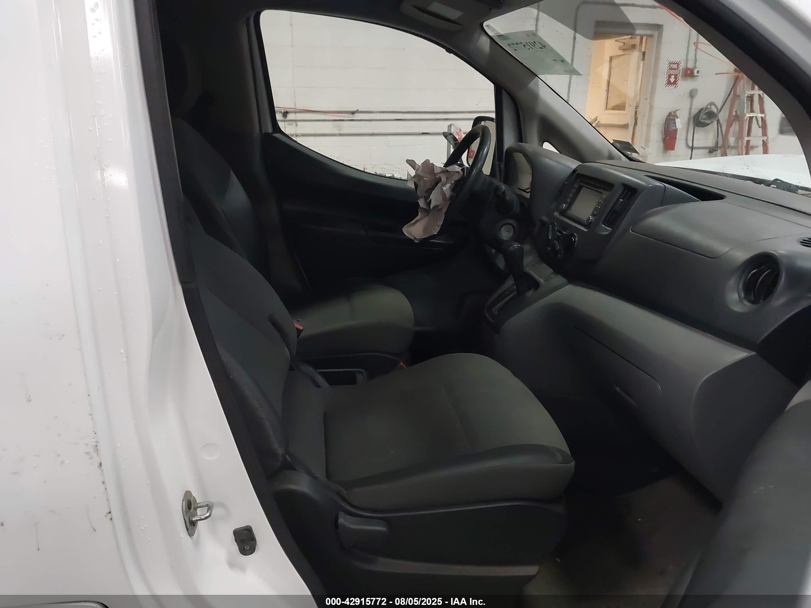 NISSAN NV200 image 5