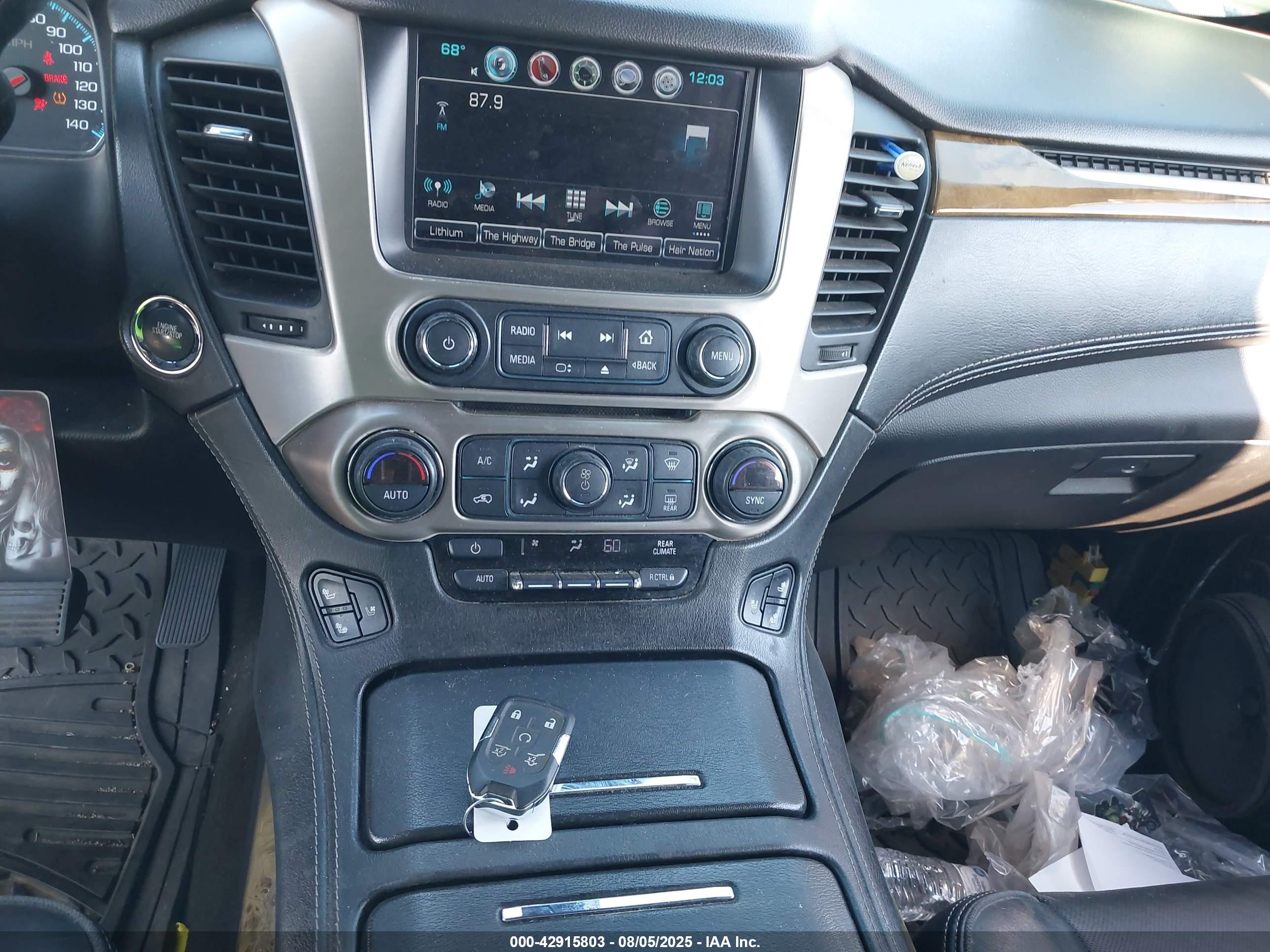 GMC YUKON image 11