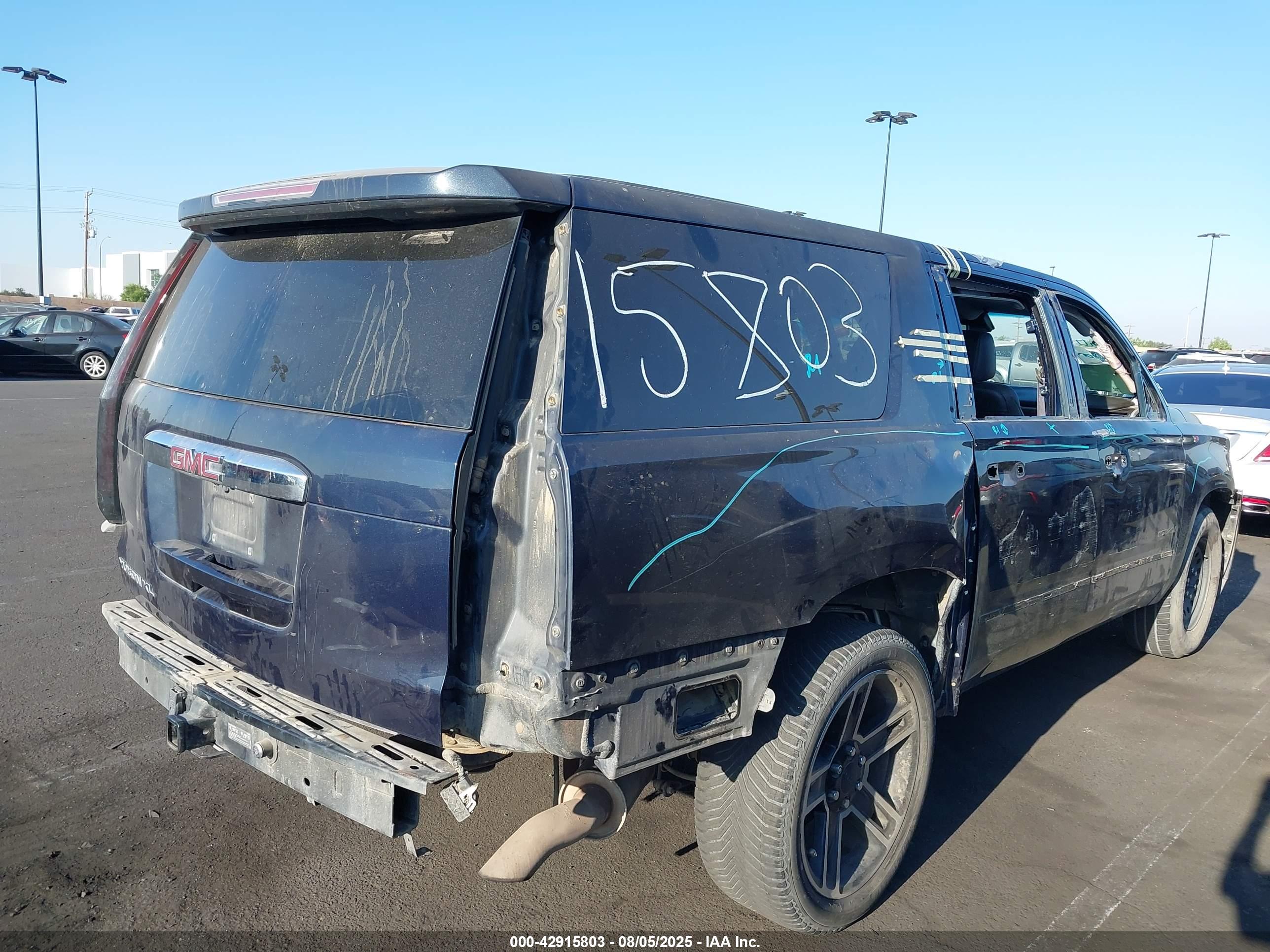 GMC YUKON image 4
