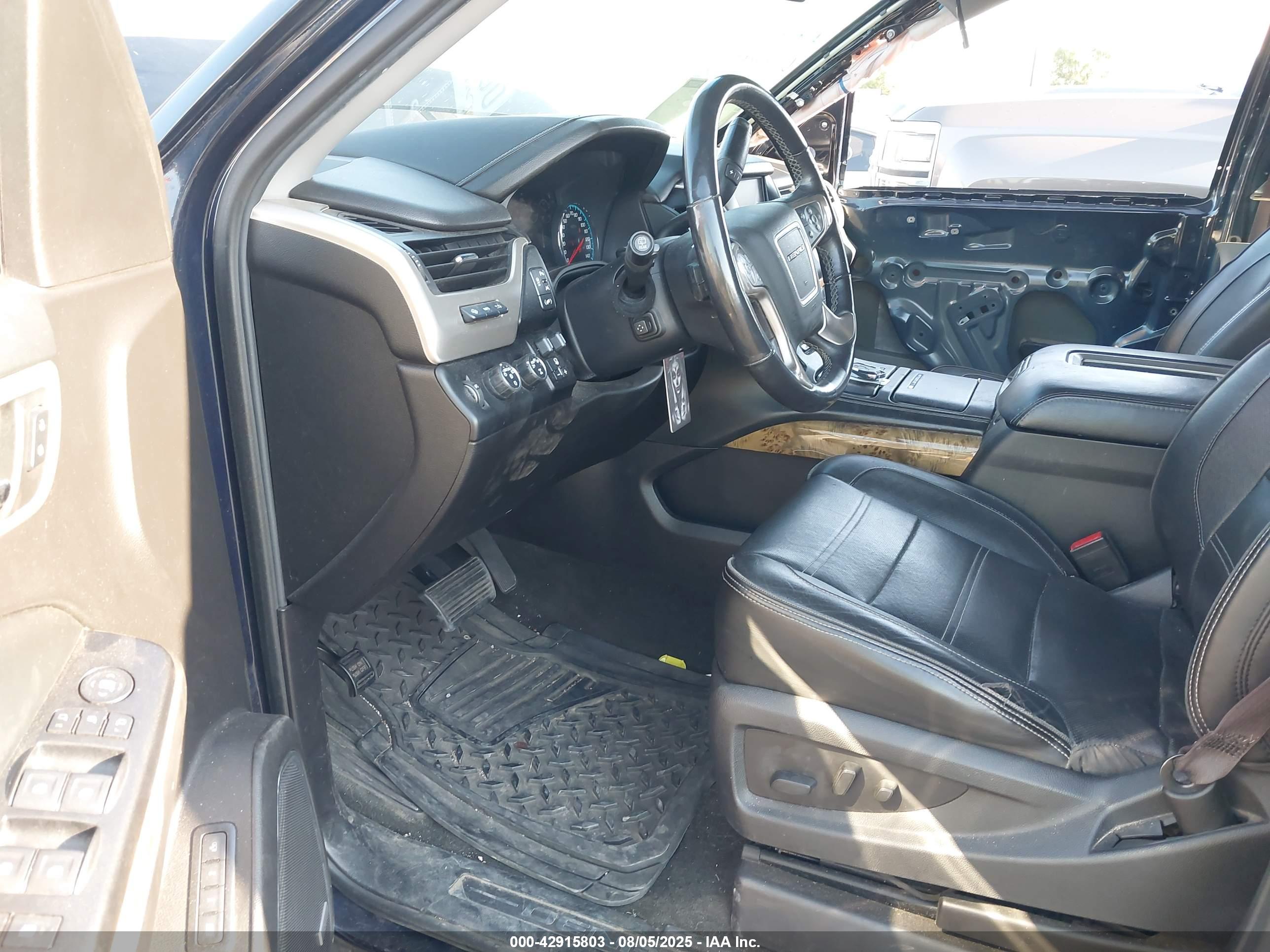 GMC YUKON image 5