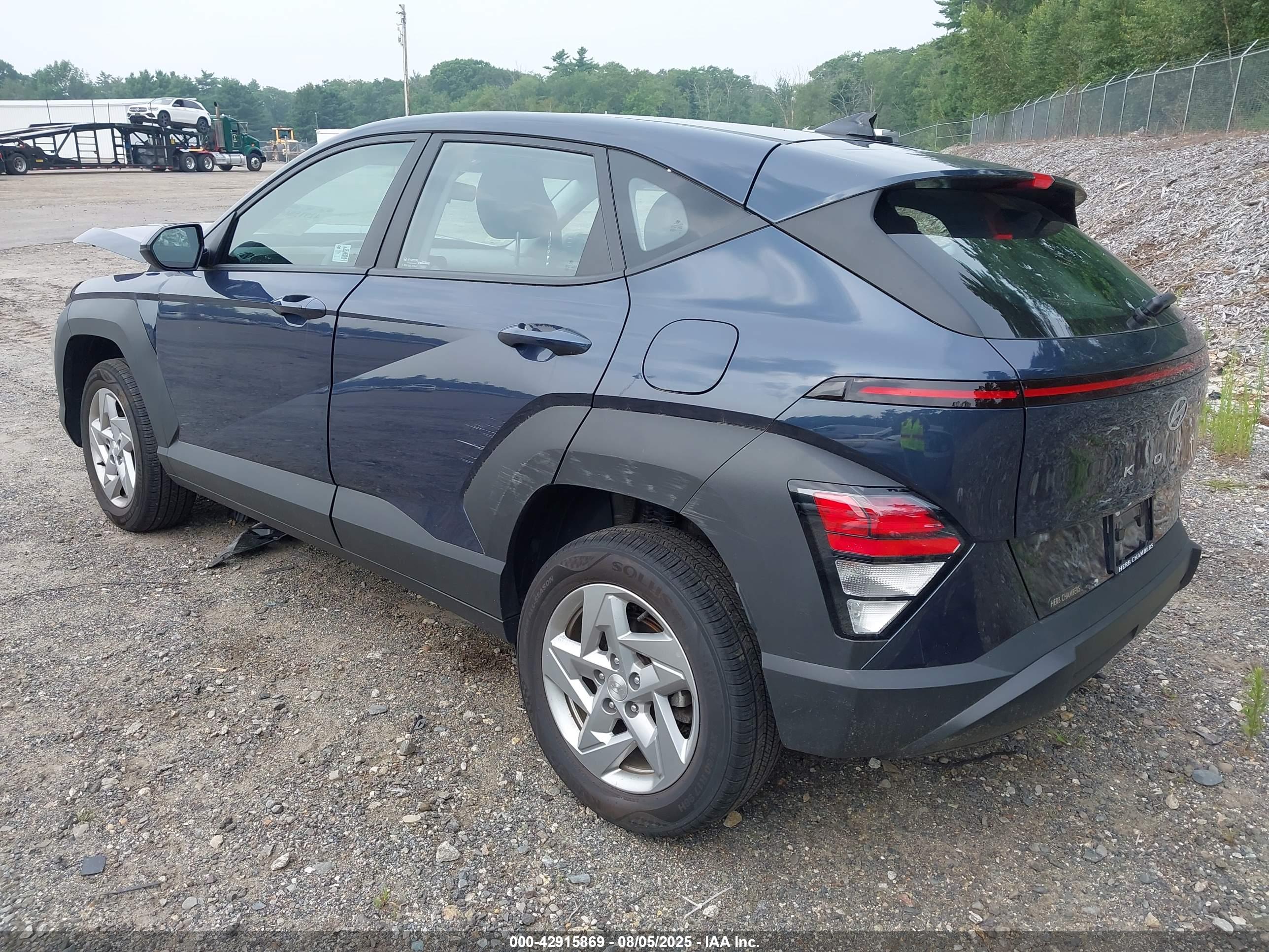HYUNDAI KONA image 3